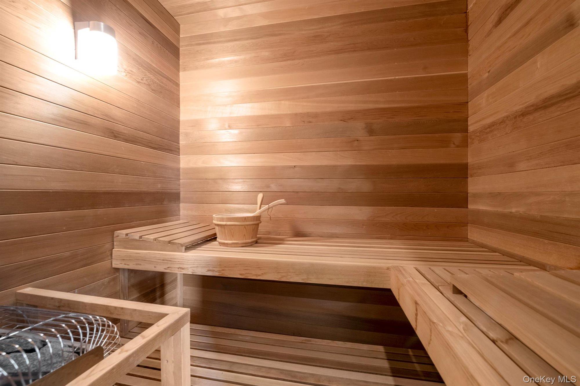 22 Martin Court, Kings Point, NY 11024