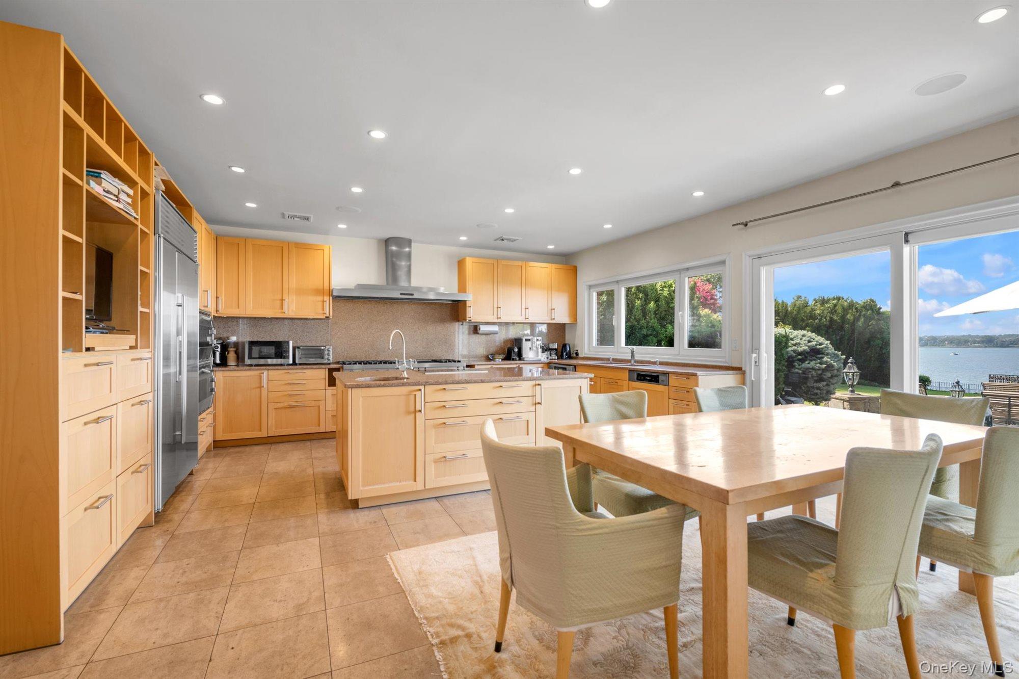 22 Martin Court, Kings Point, NY 11024