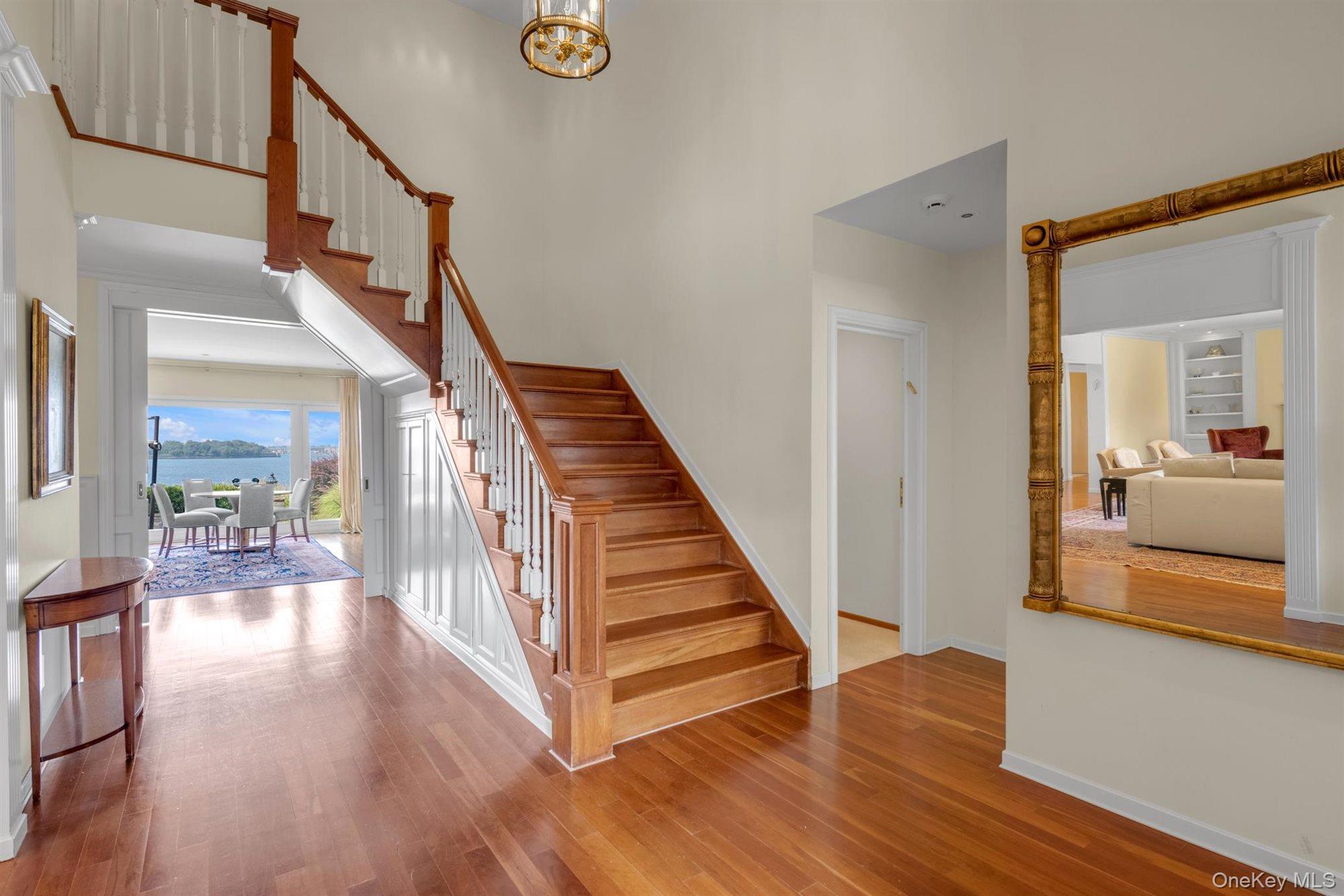 22 Martin Court, Kings Point, NY 11024