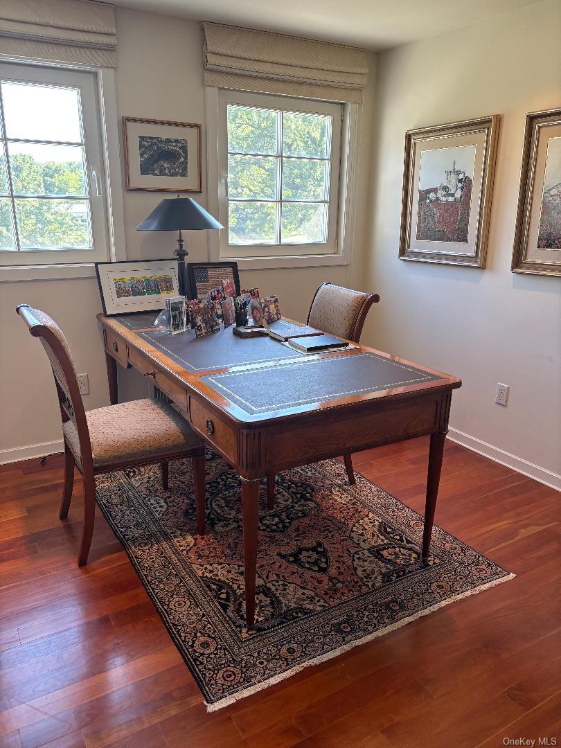 22 Martin Court, Kings Point, NY 11024