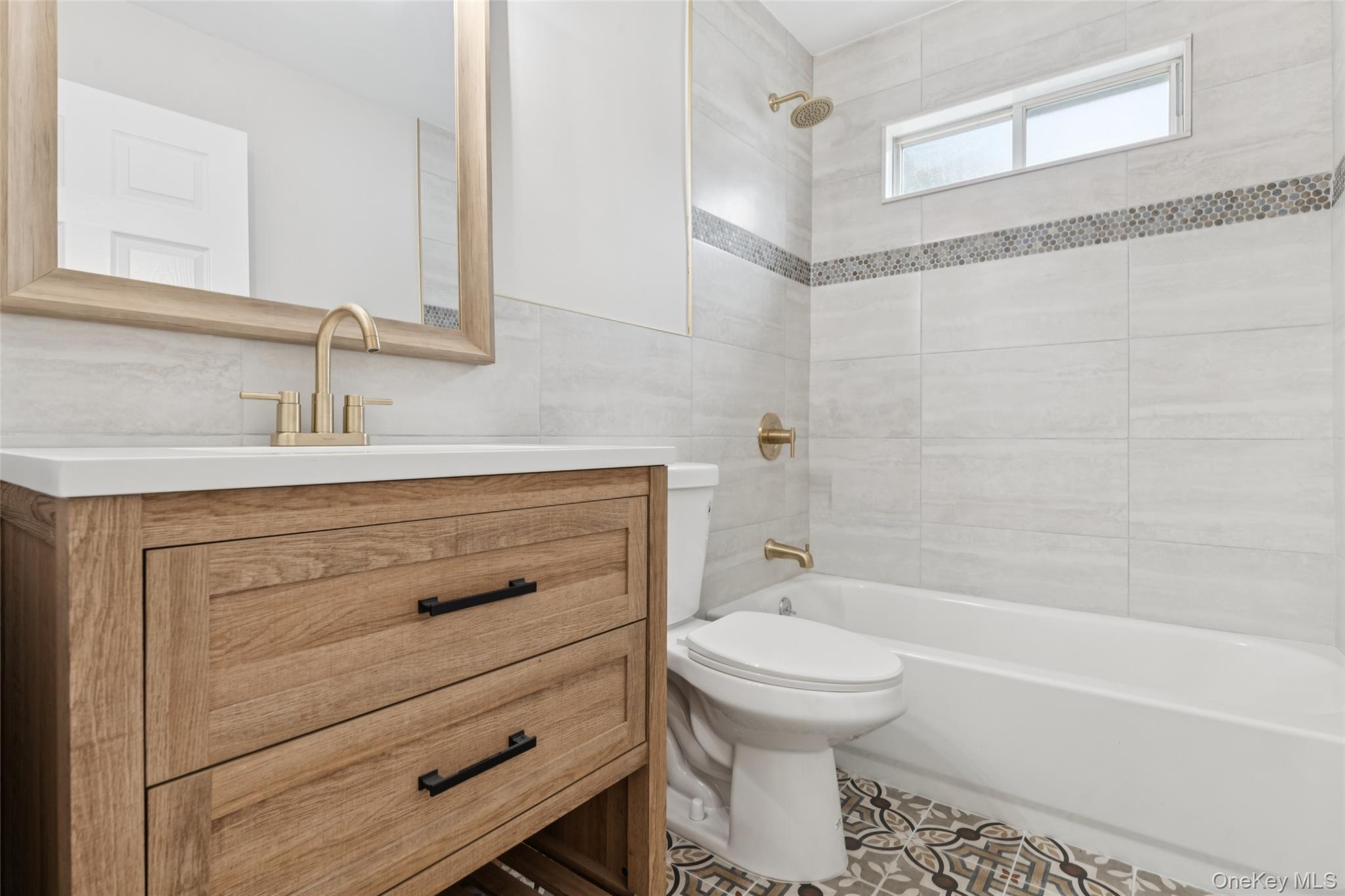 147 Edinburgh Drive, Ridge, NY 11961