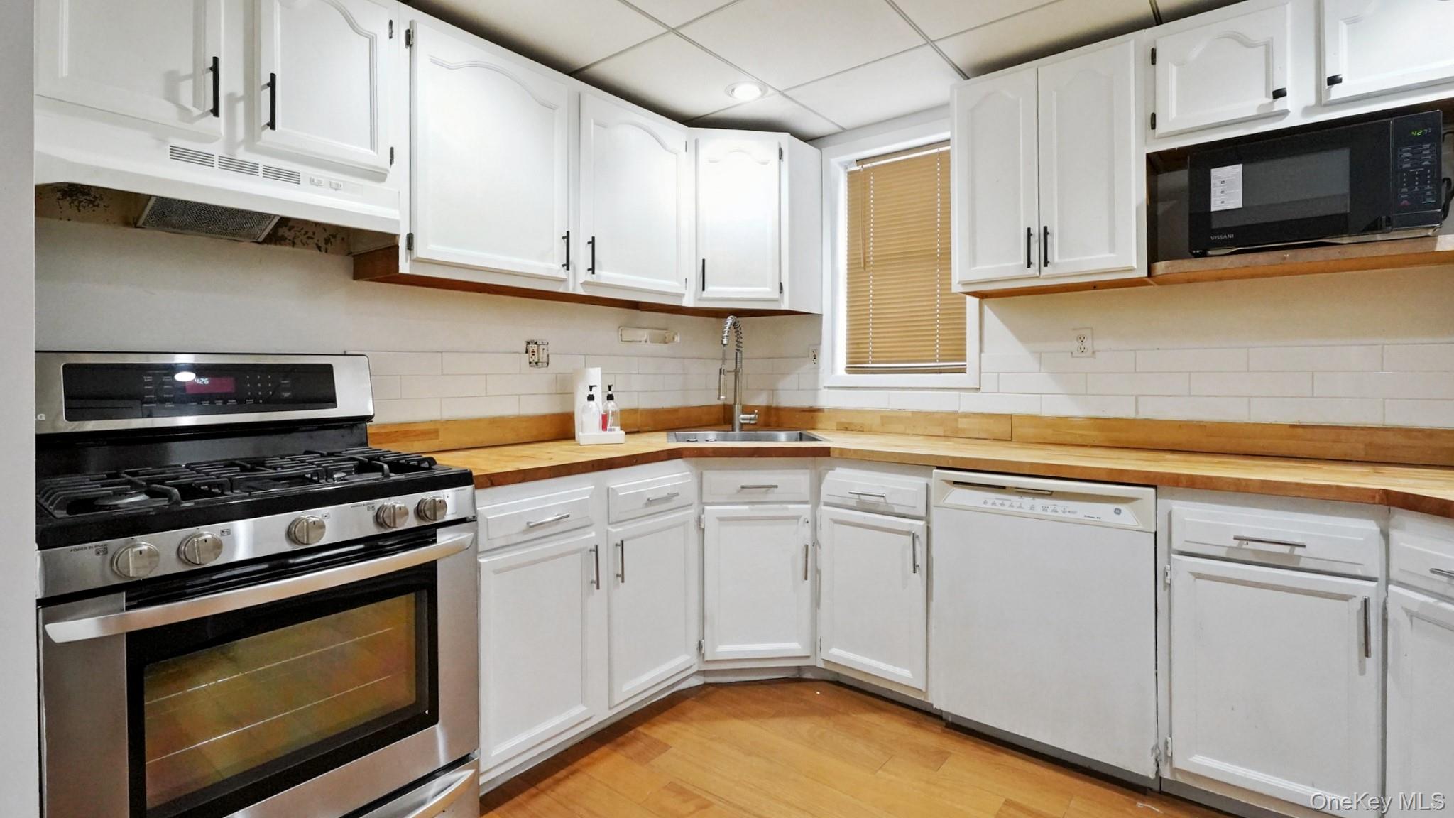 9456 225th Street, Queens Village, NY 11428