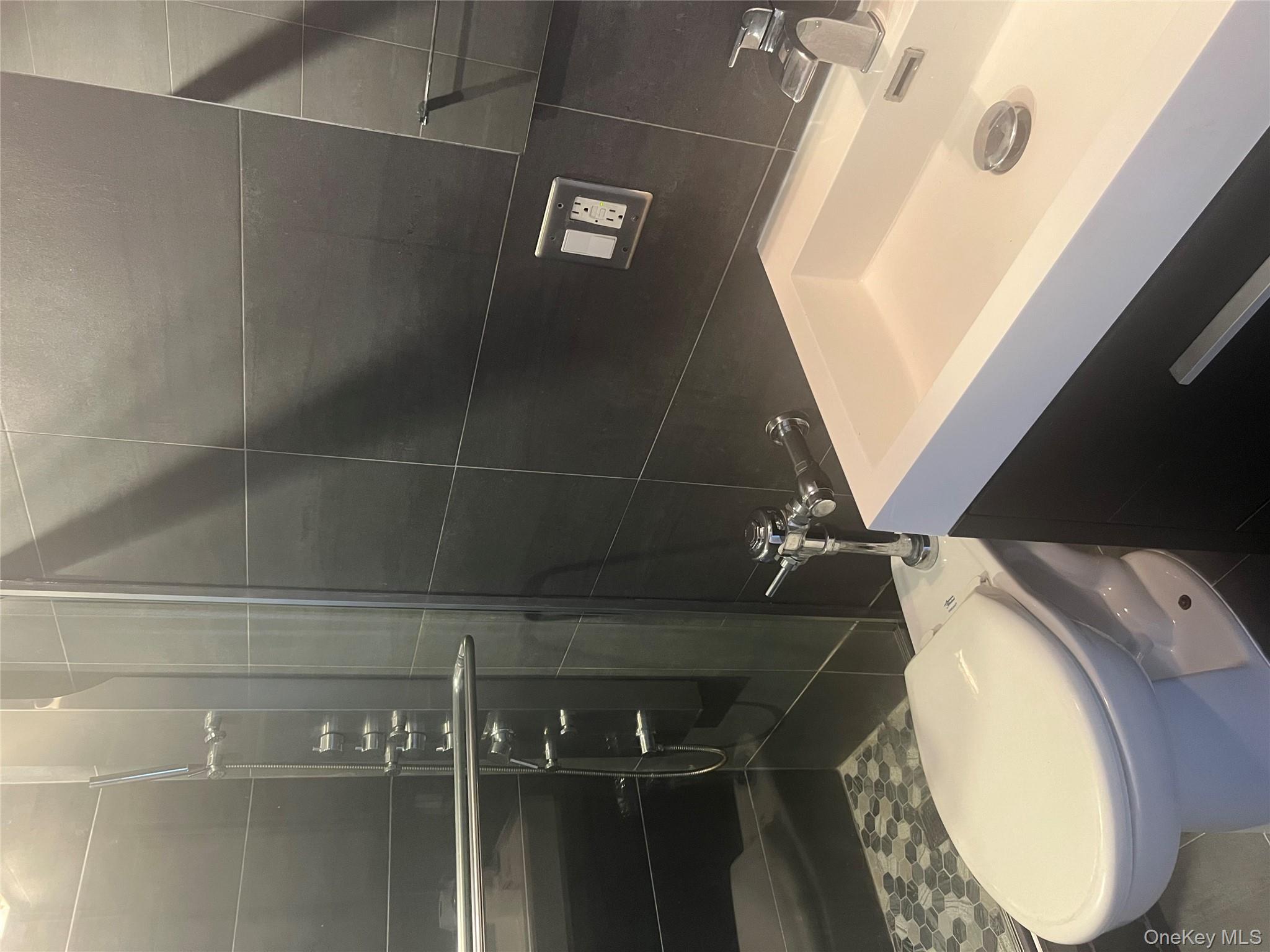 57-10 Junction Boulevard # 5C, Elmhurst, NY 11373