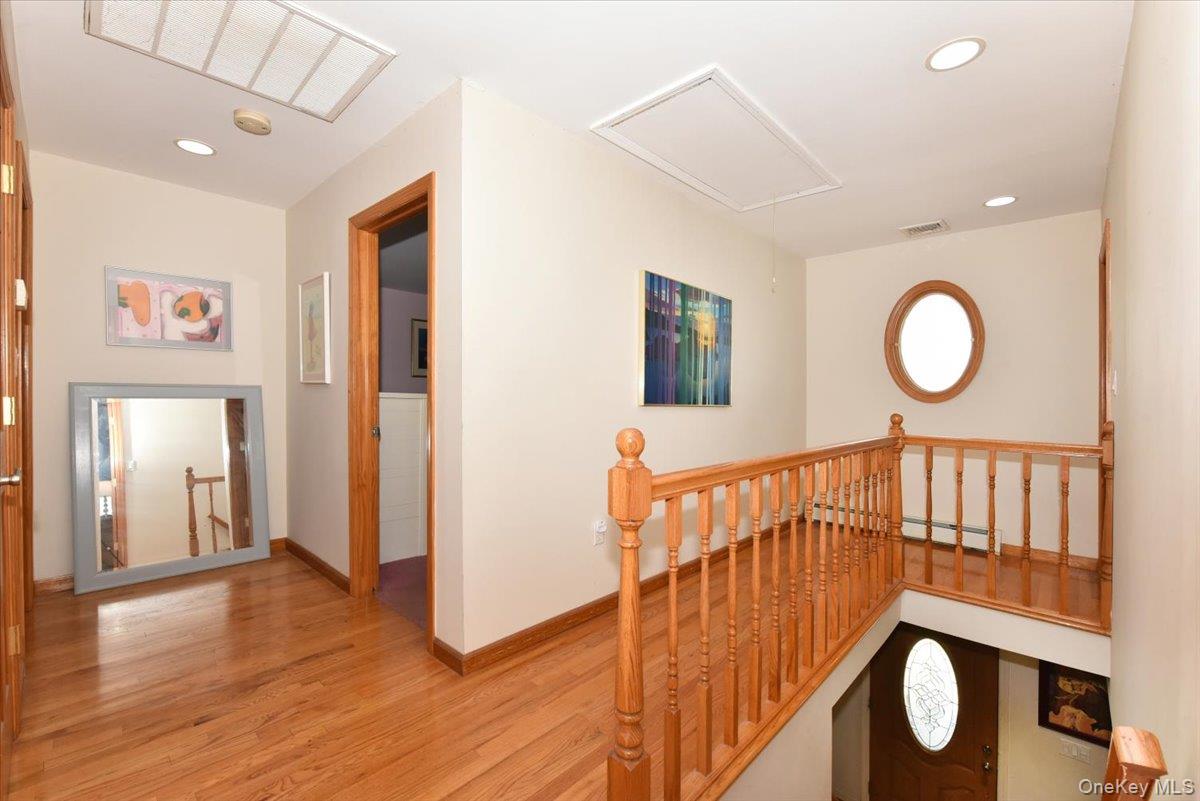 58 YORKSHIRE Road, New Hyde Park, NY 11040