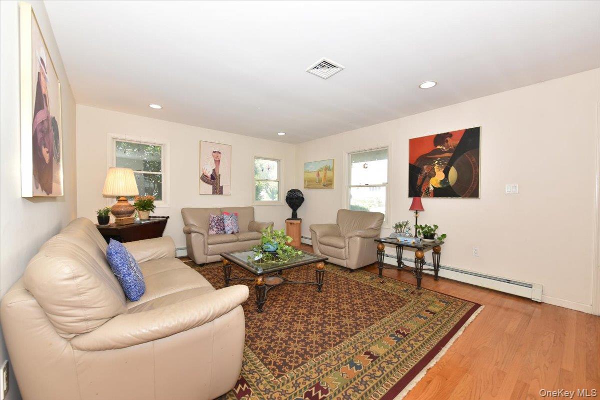 58 YORKSHIRE Road, New Hyde Park, NY 11040