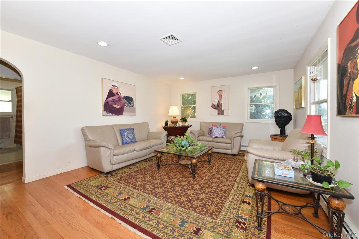 58 YORKSHIRE Road, New Hyde Park, NY 11040