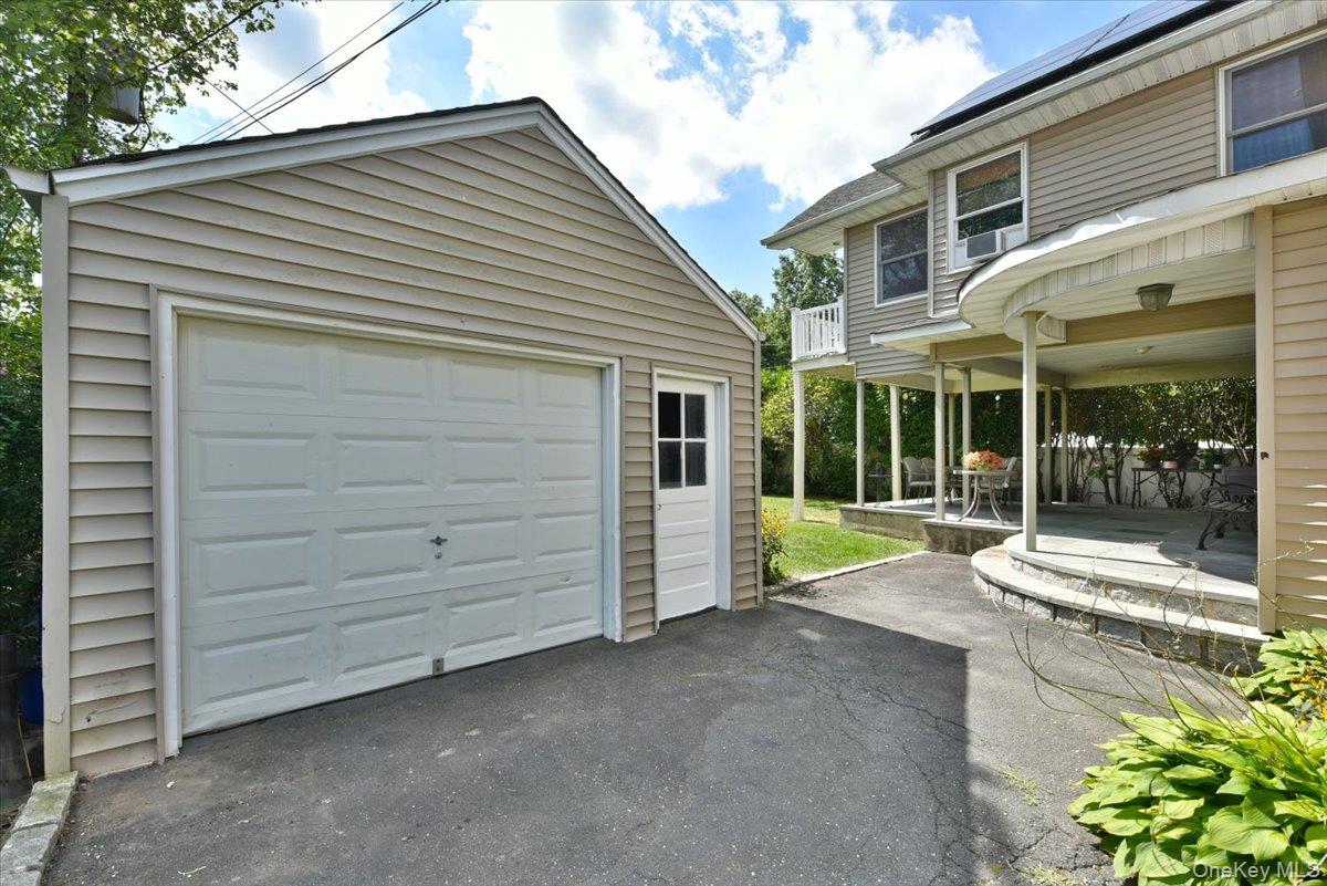 58 YORKSHIRE Road, New Hyde Park, NY 11040