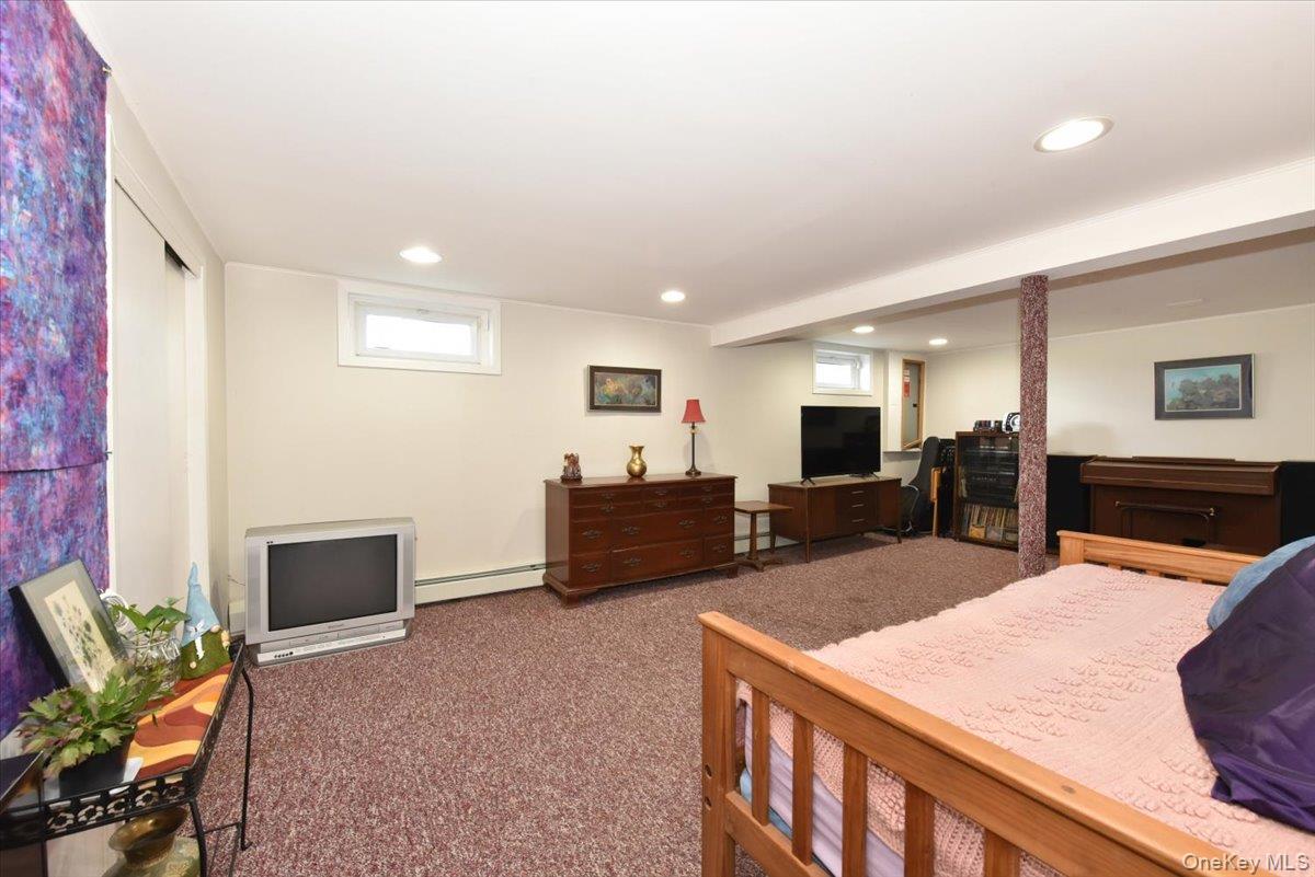 58 YORKSHIRE Road, New Hyde Park, NY 11040