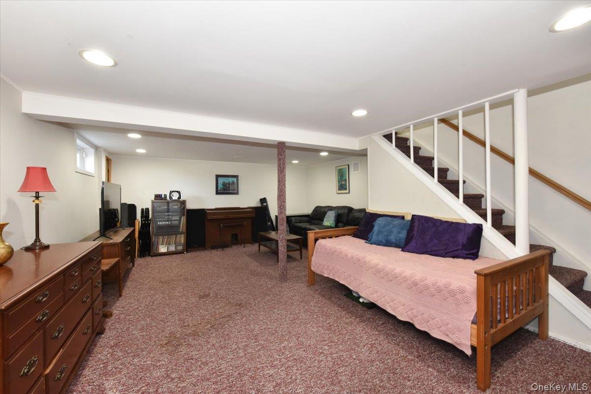 58 YORKSHIRE Road, New Hyde Park, NY 11040