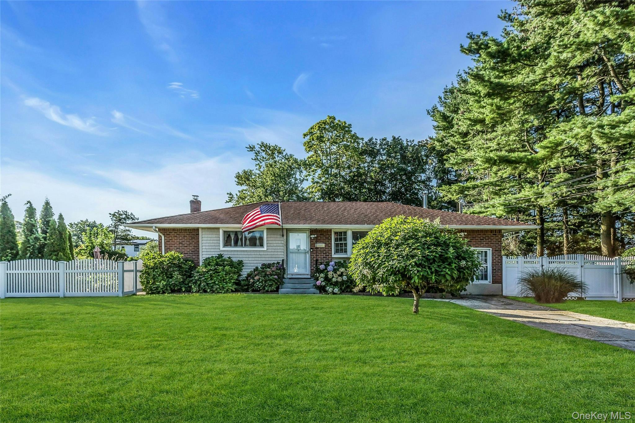 425 14th Street, West Babylon, NY 11704