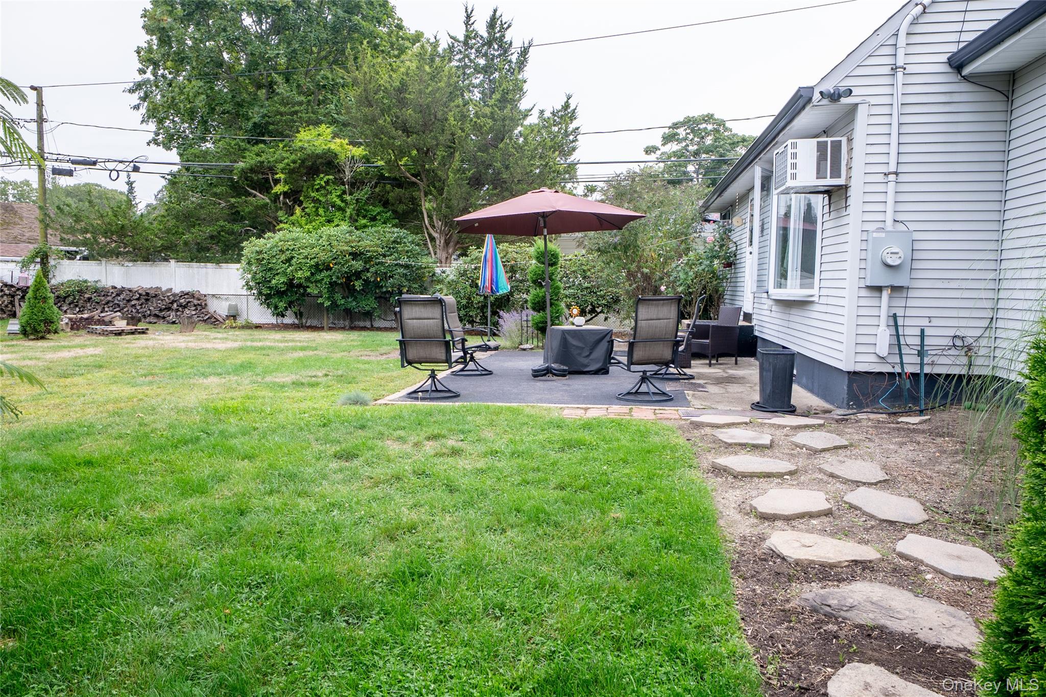 4 Andam Way, Saint James, NY 11780