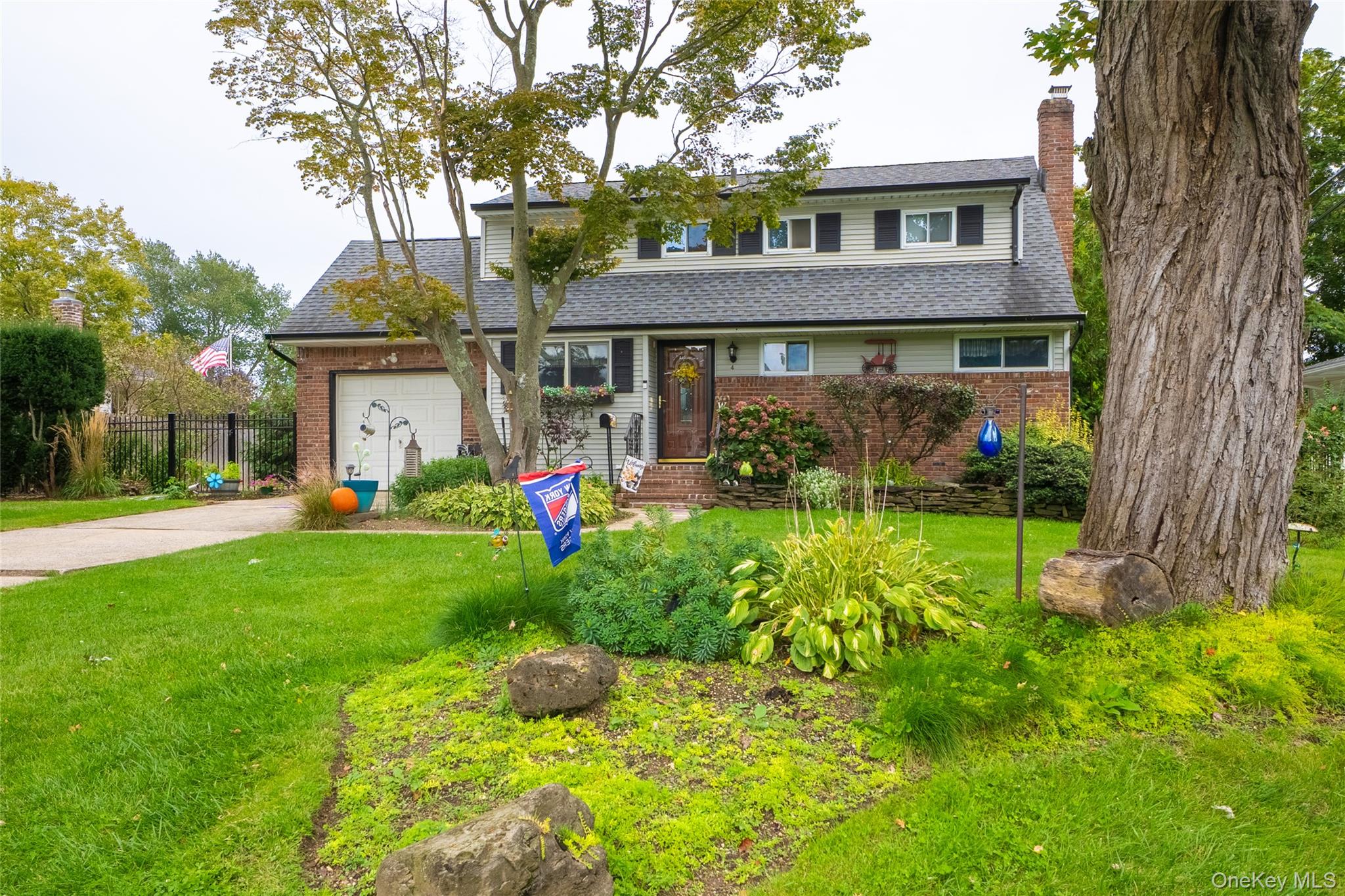 4 Andam Way, Saint James, NY 11780