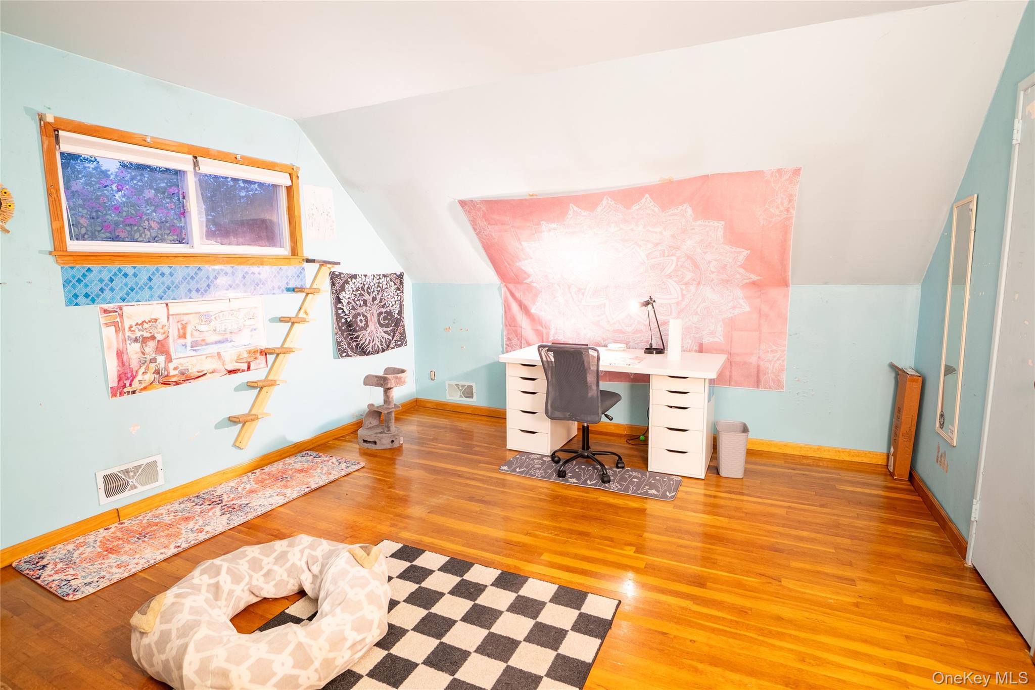 4 Andam Way, Saint James, NY 11780