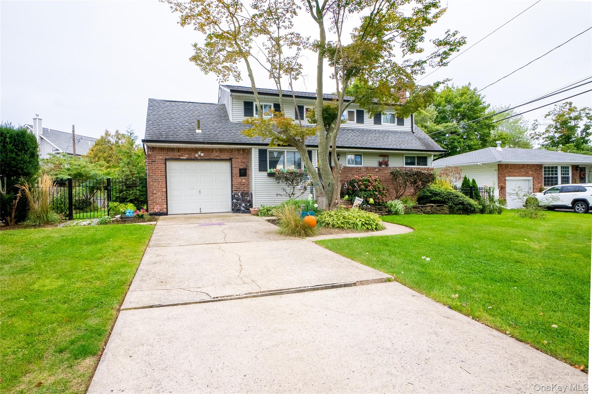 4 Andam Way, Saint James, NY 11780