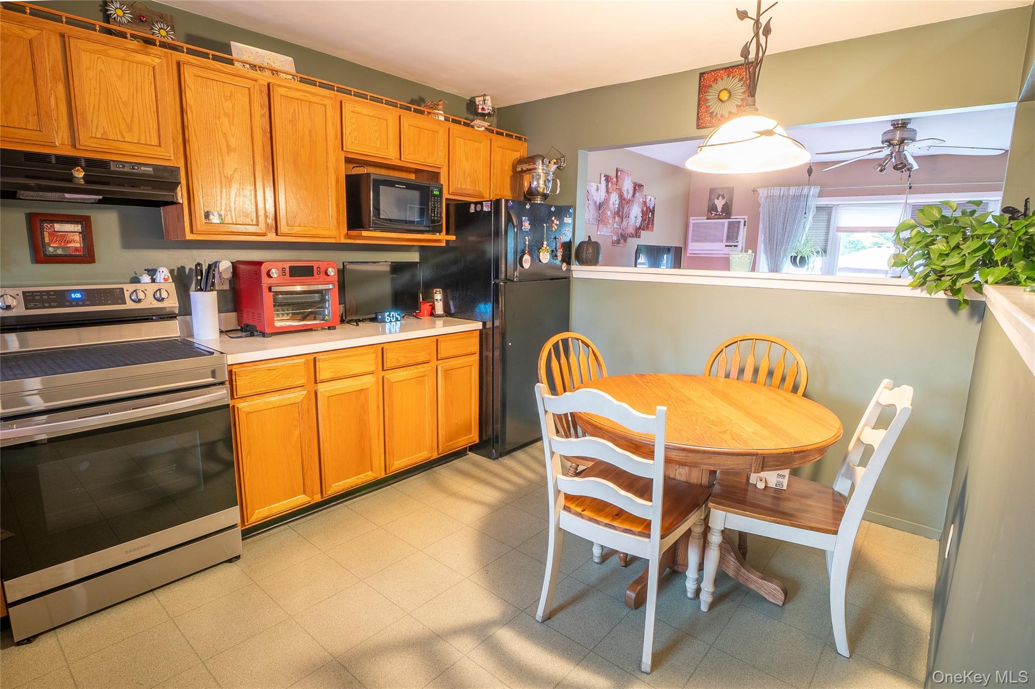 4 Andam Way, Saint James, NY 11780