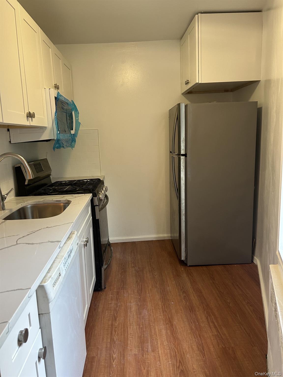 43-25 Douglaston Parkway # 2D, Douglaston, NY 11363