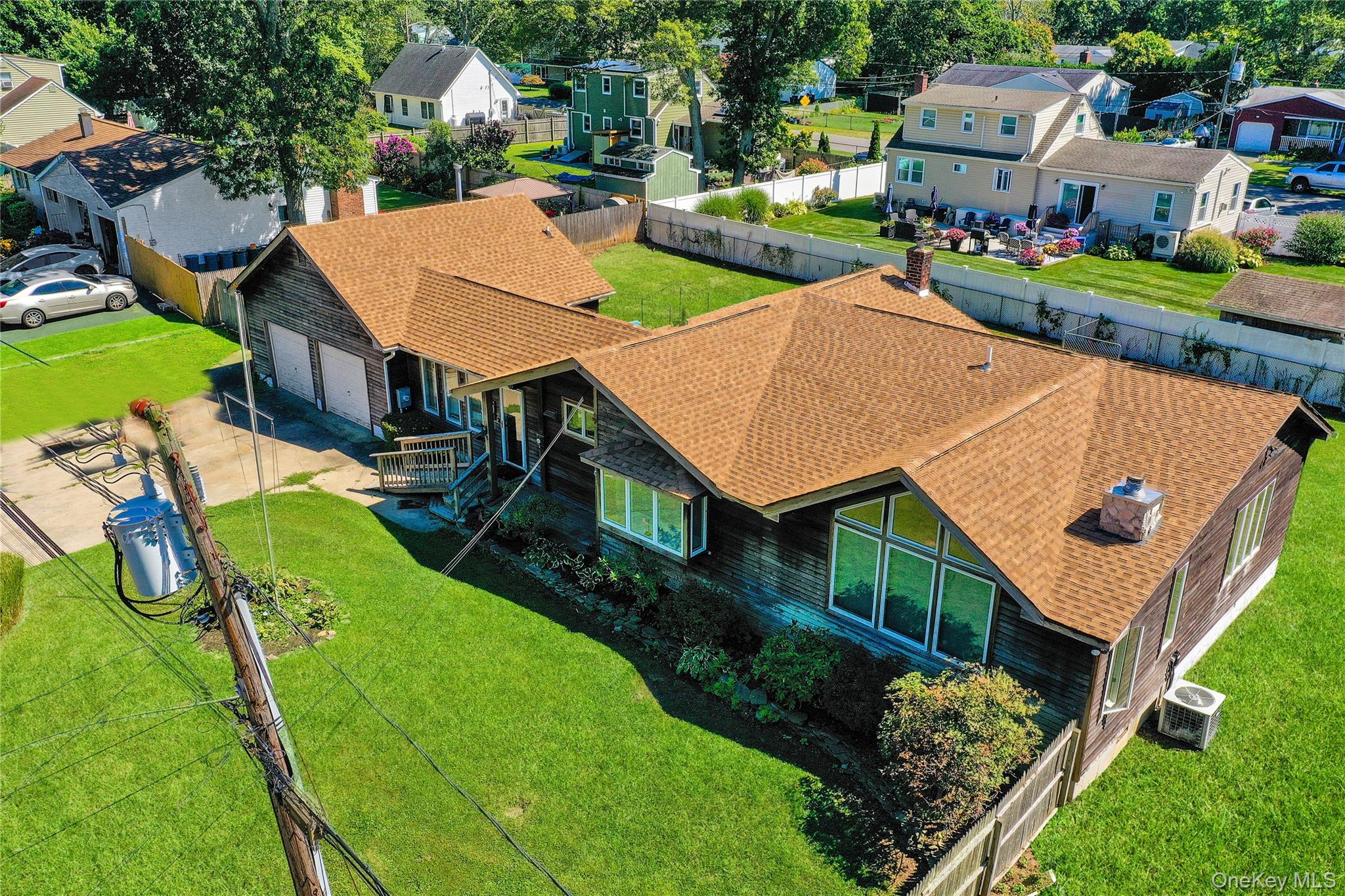 16 Flintlock Drive, Shirley, NY 11967