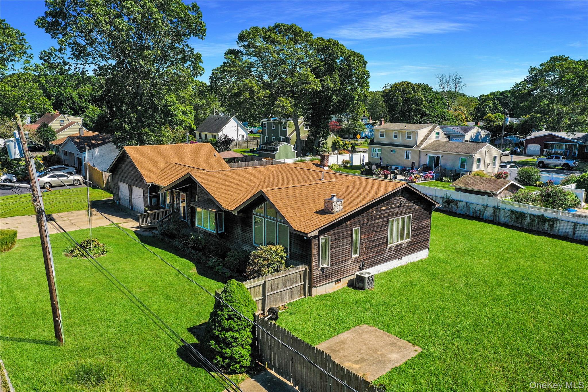 16 Flintlock Drive, Shirley, NY 11967