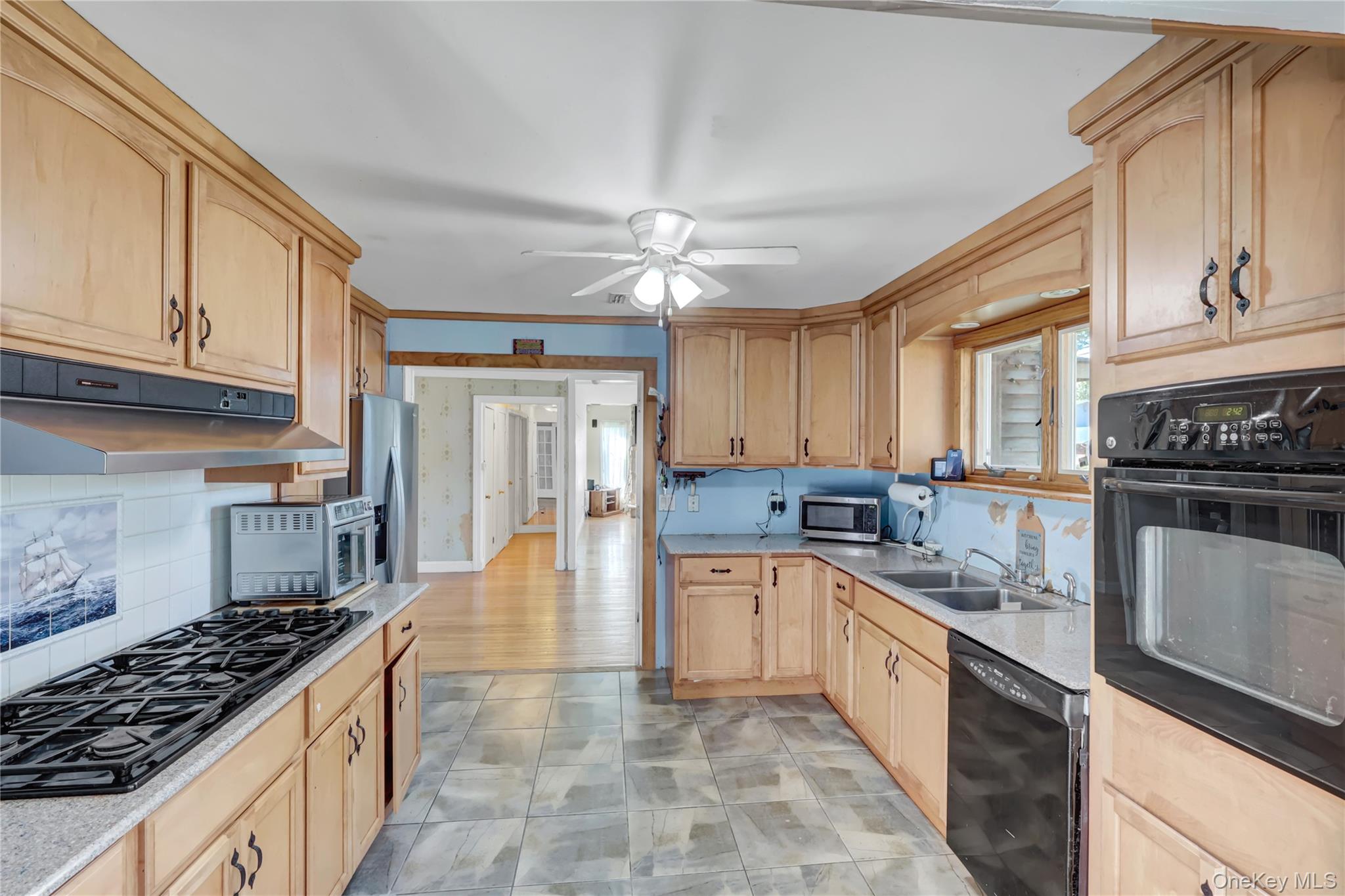 16 Flintlock Drive, Shirley, NY 11967