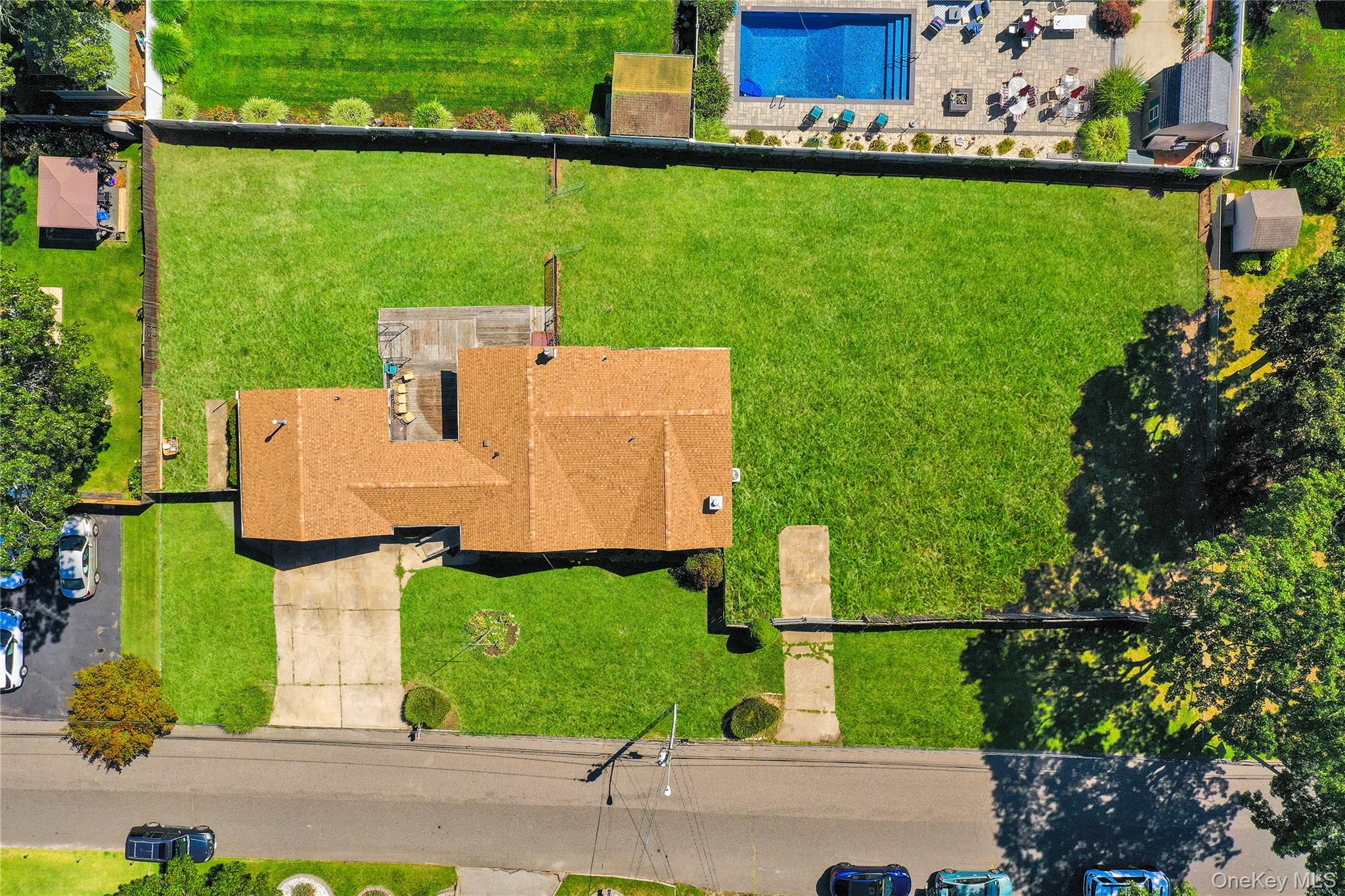 16 Flintlock Drive, Shirley, NY 11967