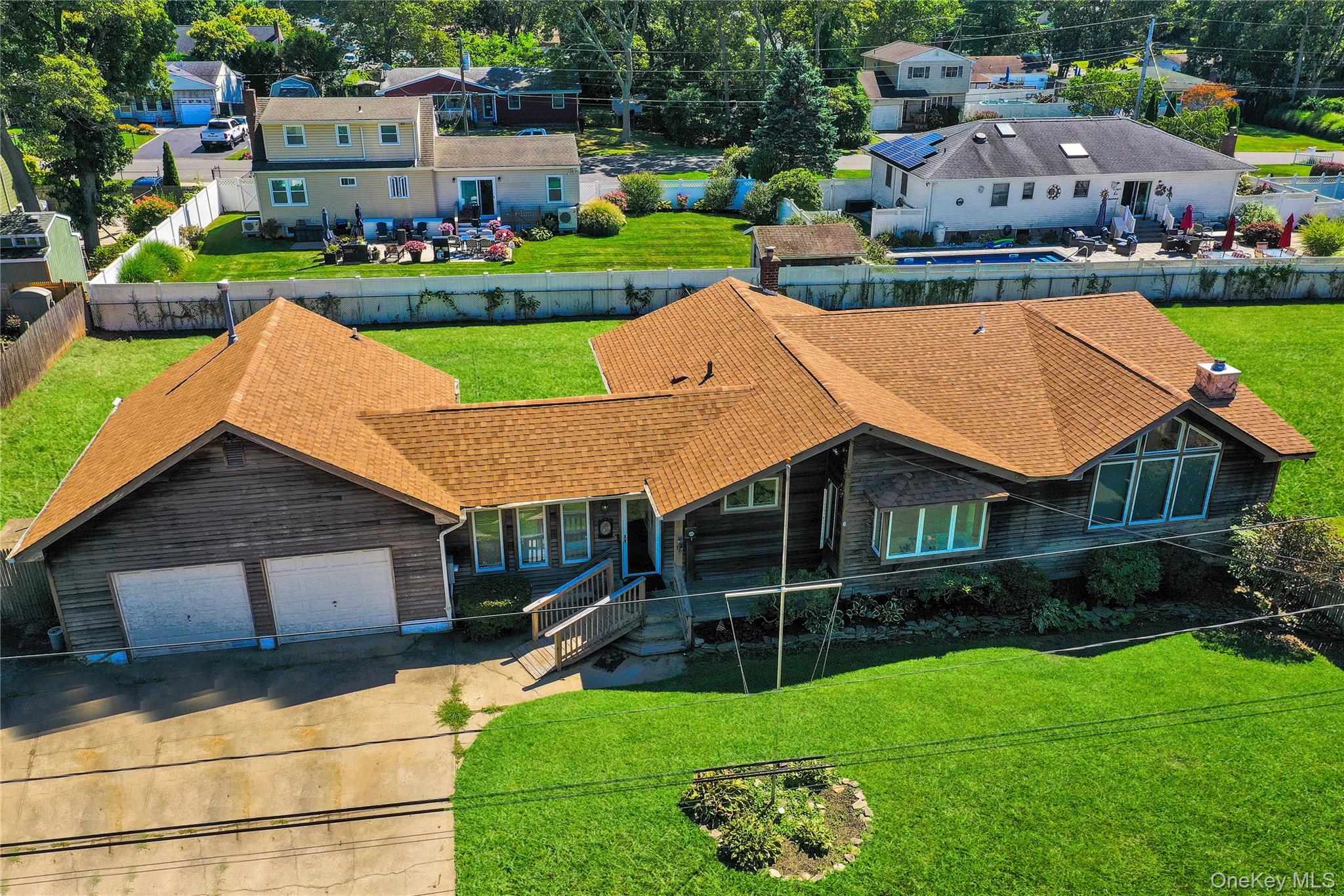 16 Flintlock Drive, Shirley, NY 11967