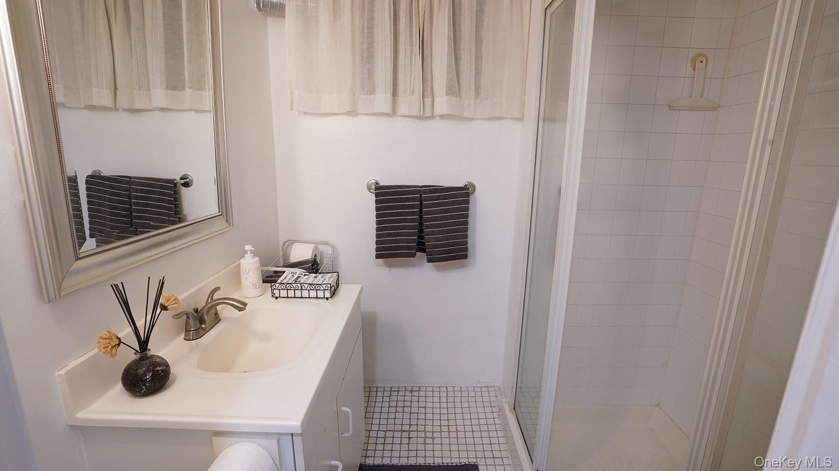 16627 25th Avenue, Whitestone, NY 11357