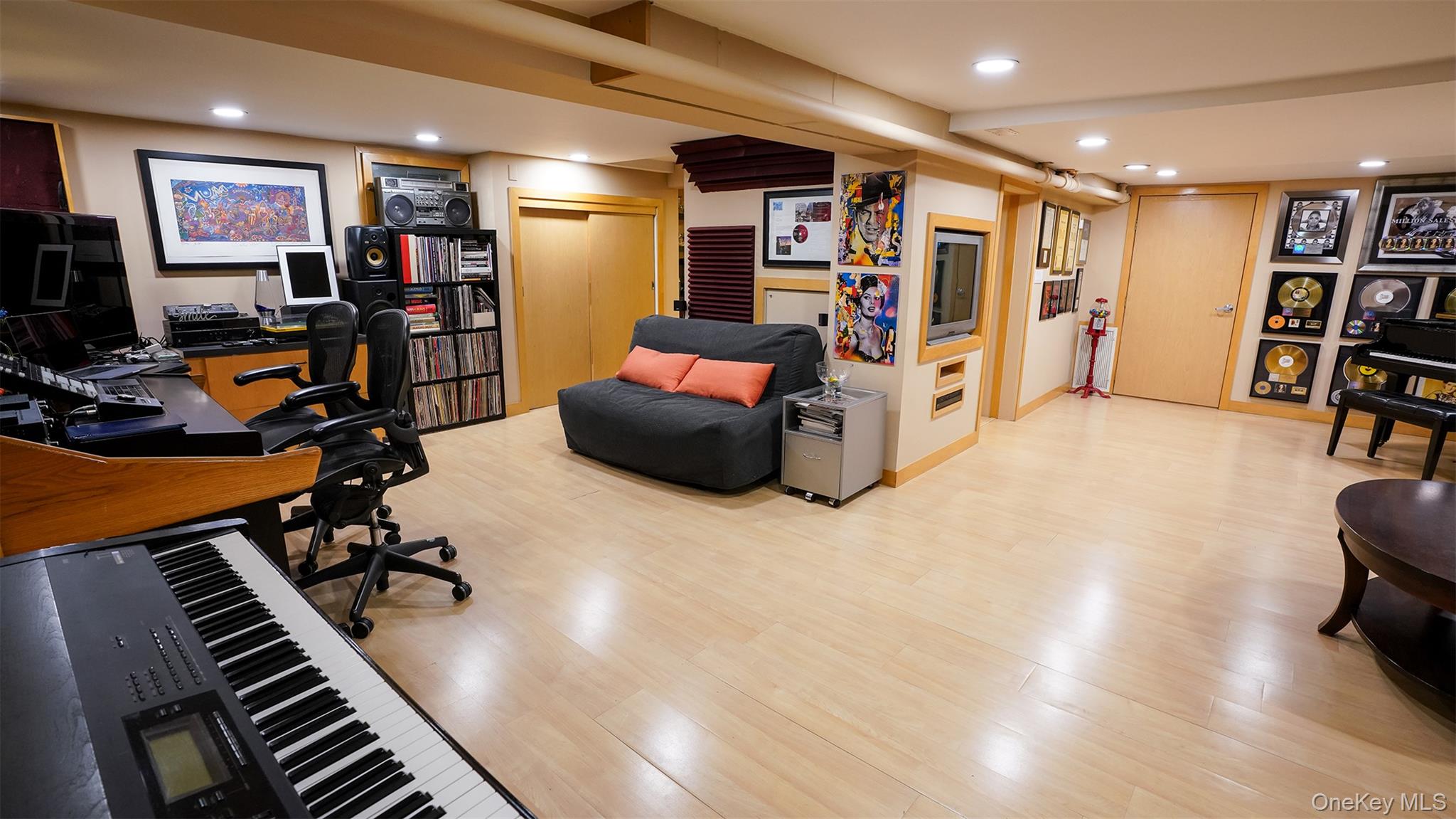 16627 25th Avenue, Whitestone, NY 11357