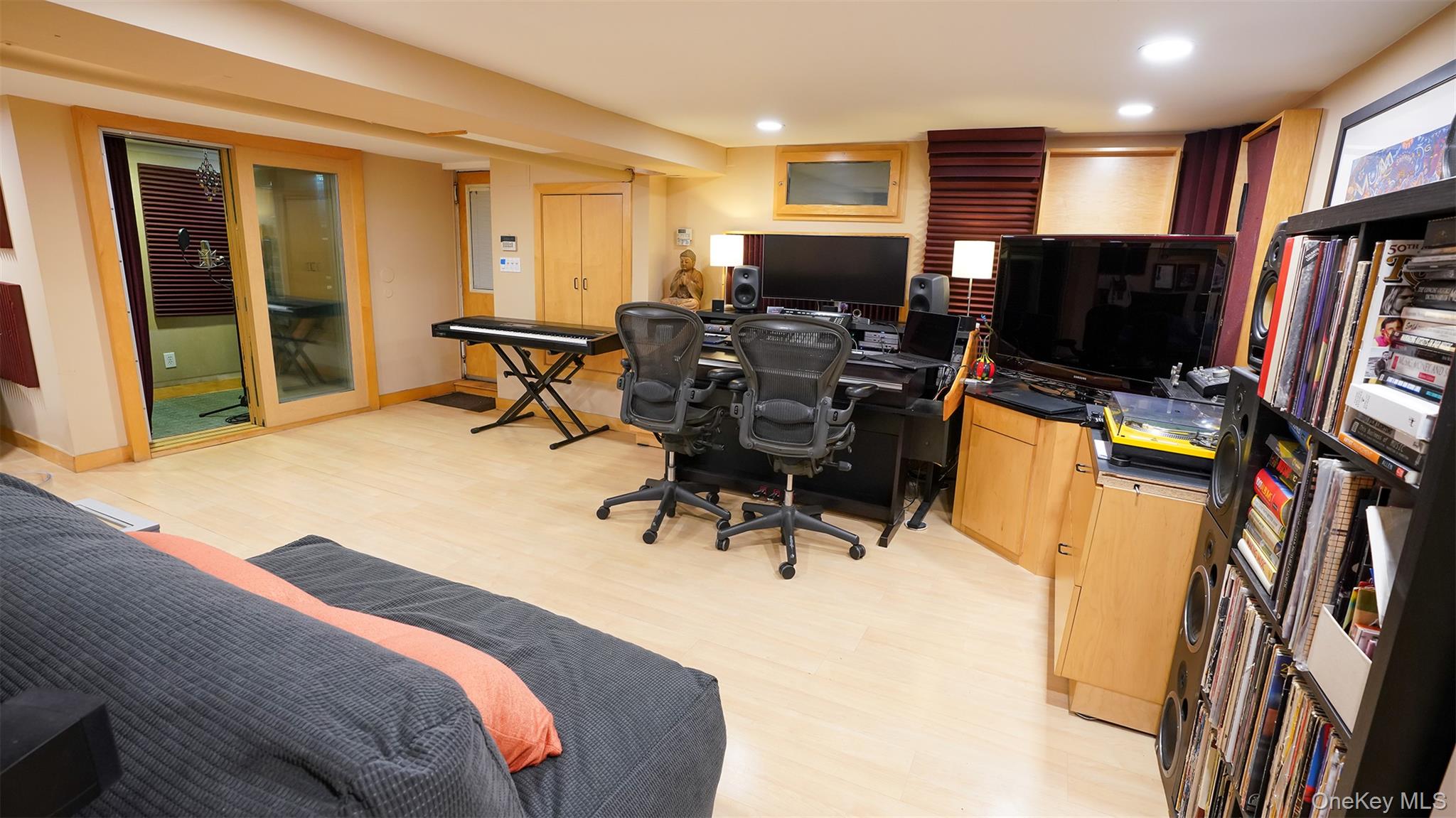 16627 25th Avenue, Whitestone, NY 11357