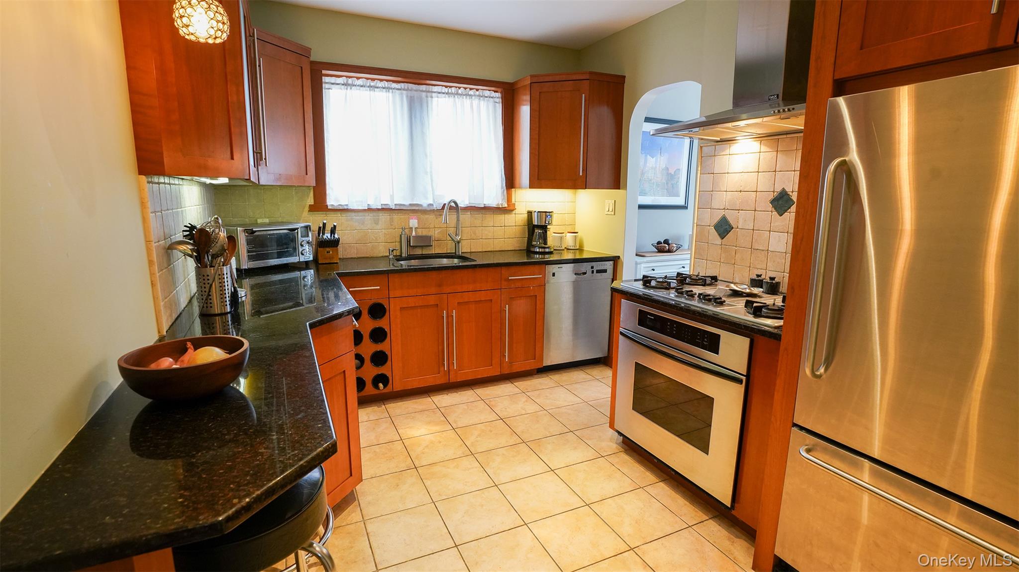 16627 25th Avenue, Whitestone, NY 11357