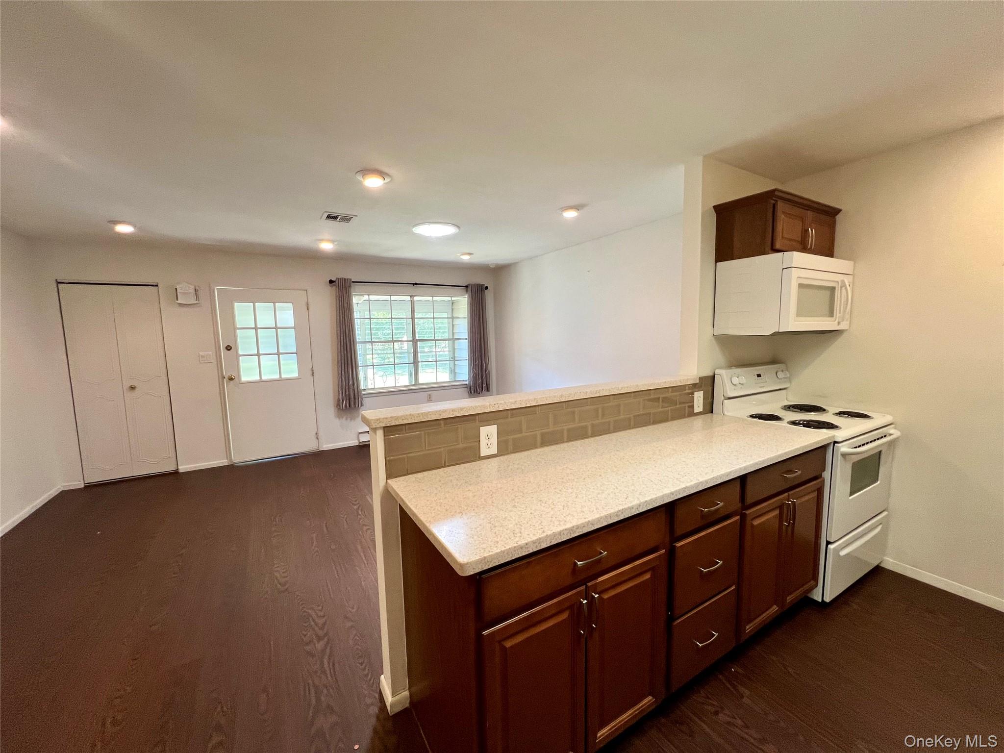 171B Ventry Court # 171B, Ridge, NY 11961