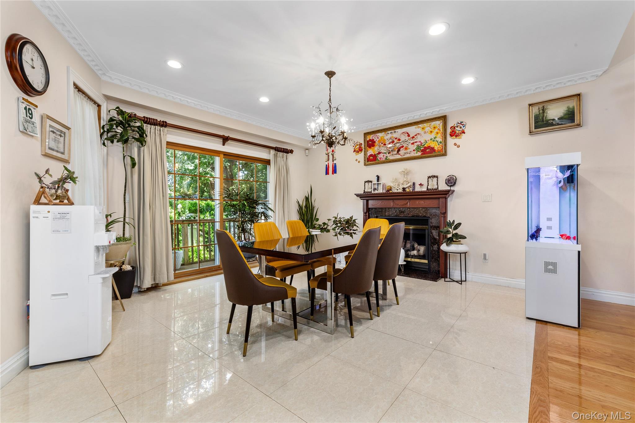 11 Manor Avenue, Roslyn Heights, NY 11577