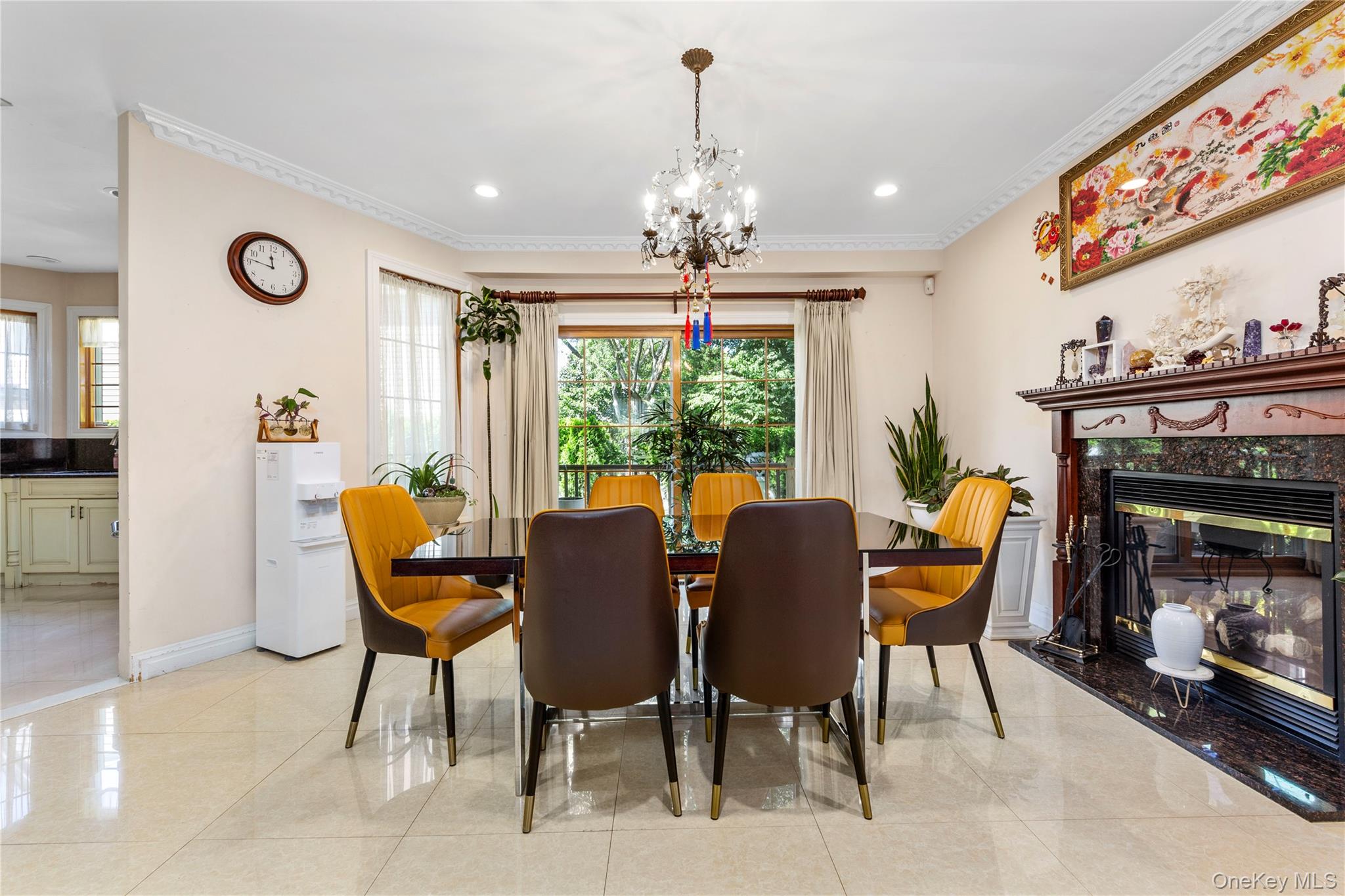 11 Manor Avenue, Roslyn Heights, NY 11577