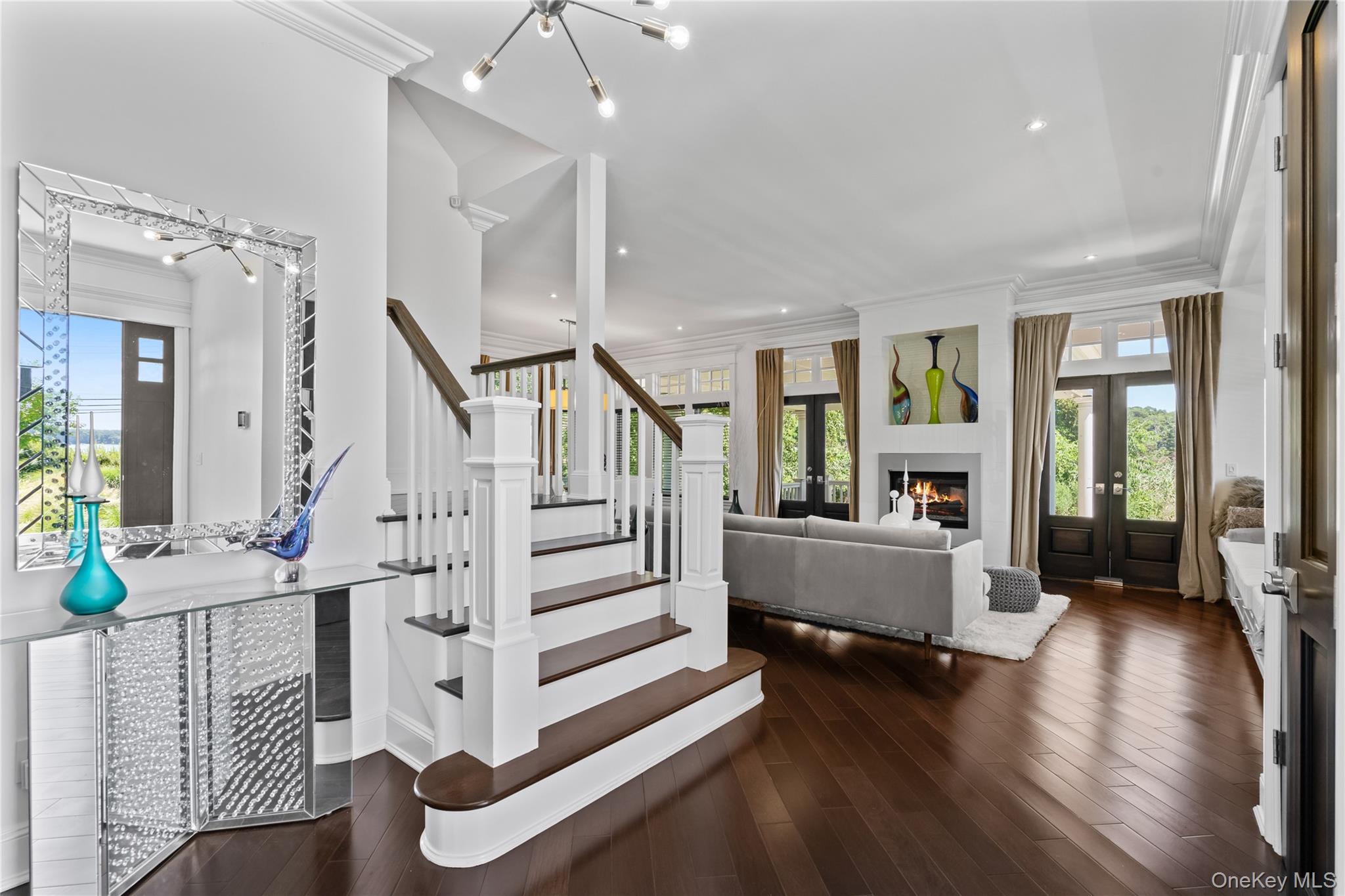 89 Lloyd Harbor Road, Lloyd Harbor, NY 11743