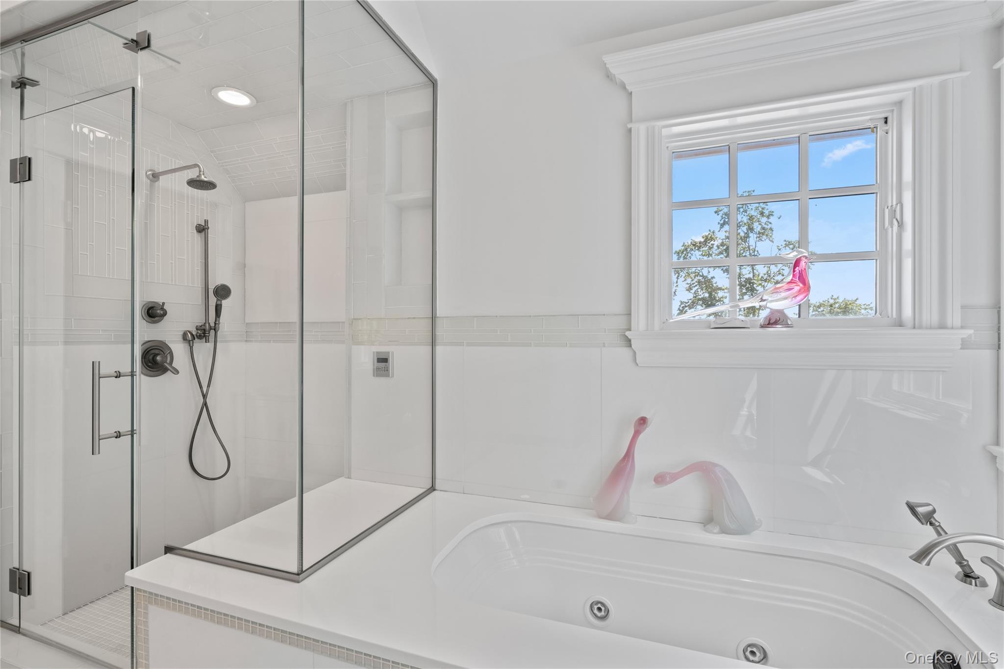 89 Lloyd Harbor Road, Lloyd Harbor, NY 11743