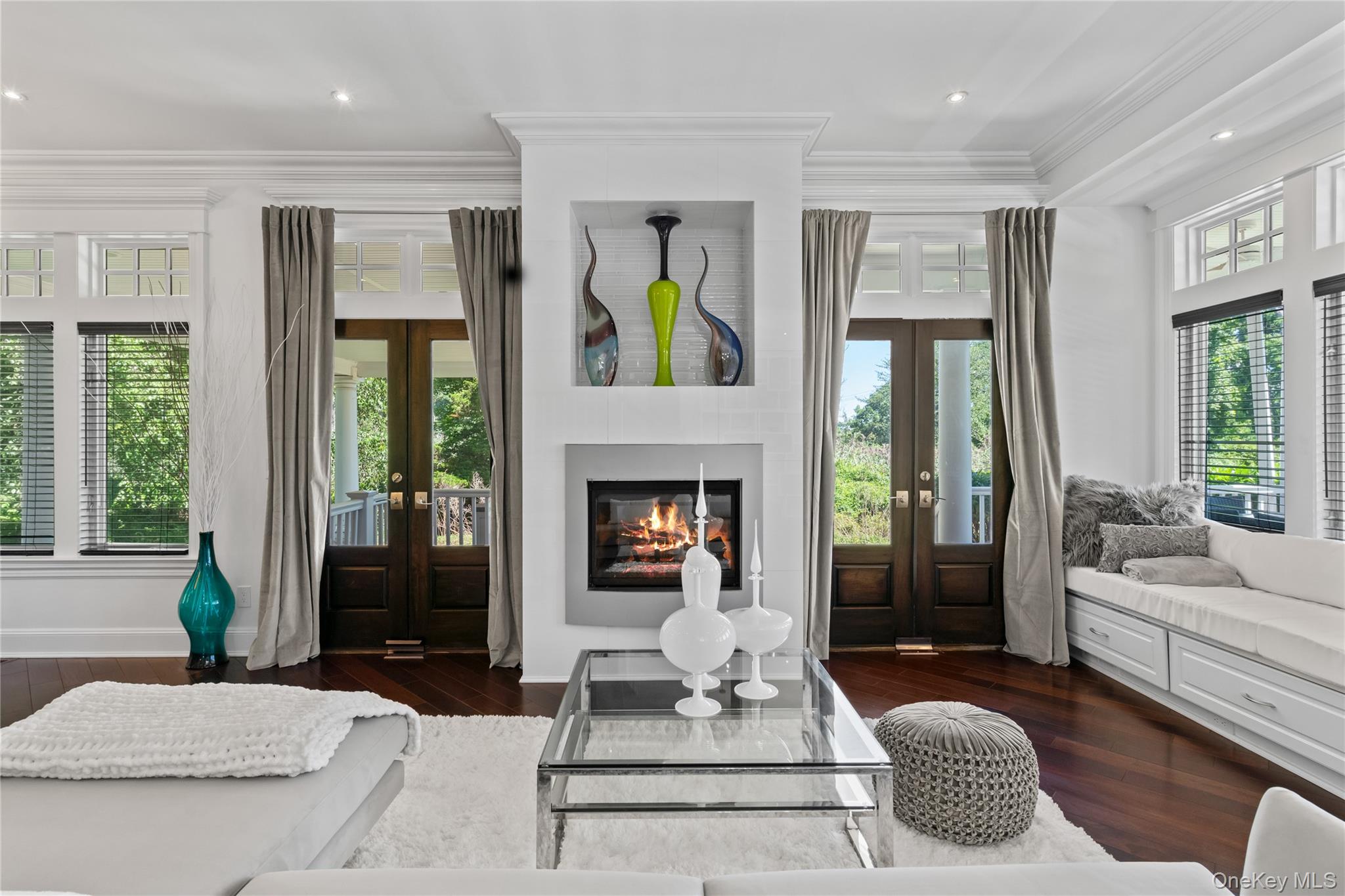 89 Lloyd Harbor Road, Lloyd Harbor, NY 11743