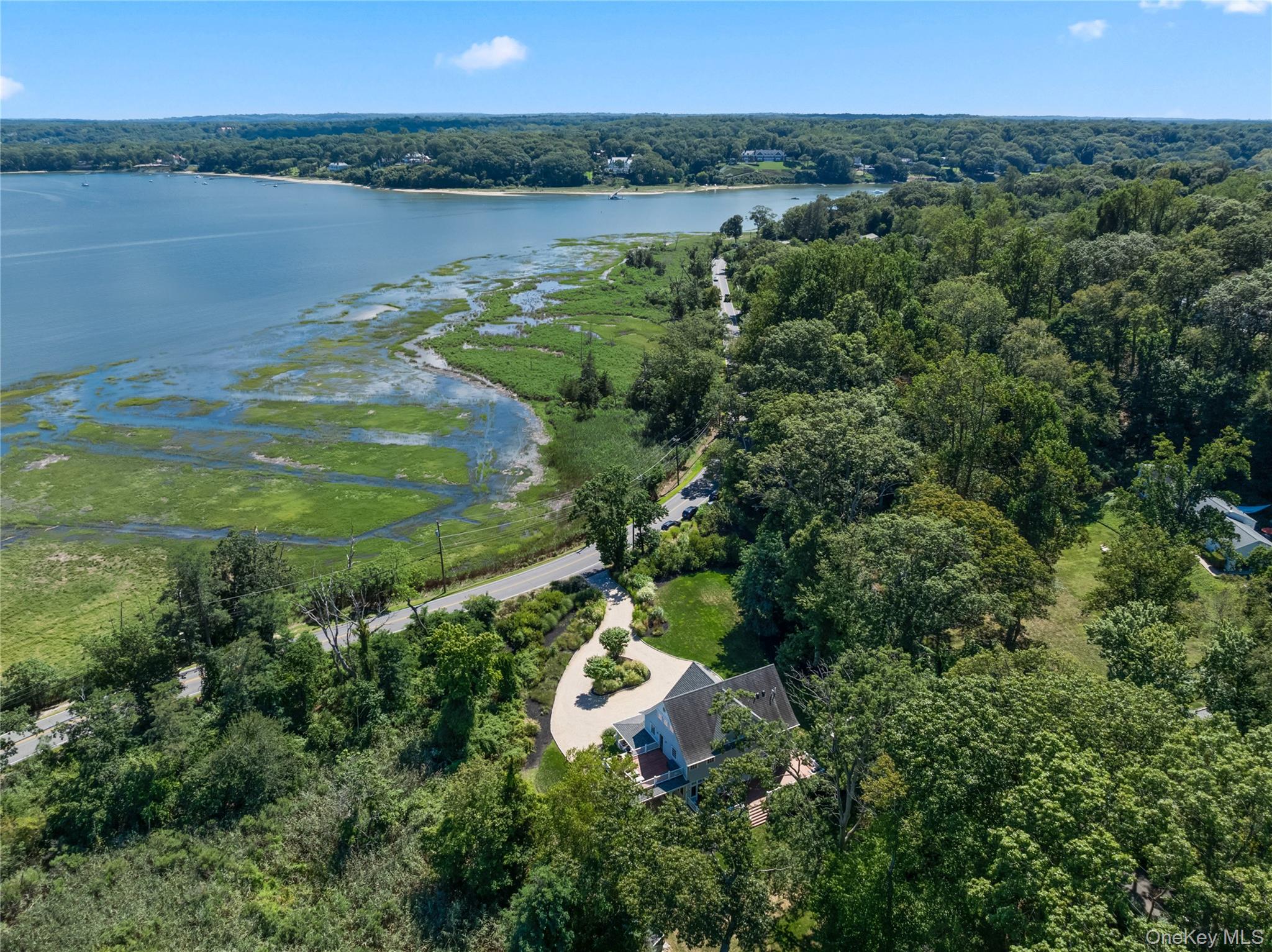 89 Lloyd Harbor Road, Lloyd Harbor, NY 11743