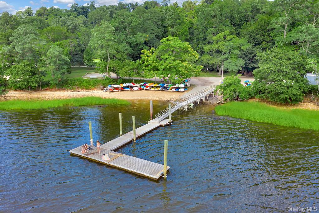 89 Lloyd Harbor Road, Lloyd Harbor, NY 11743