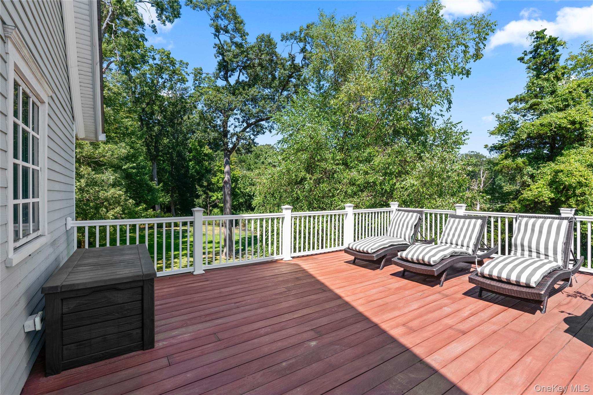 89 Lloyd Harbor Road, Lloyd Harbor, NY 11743