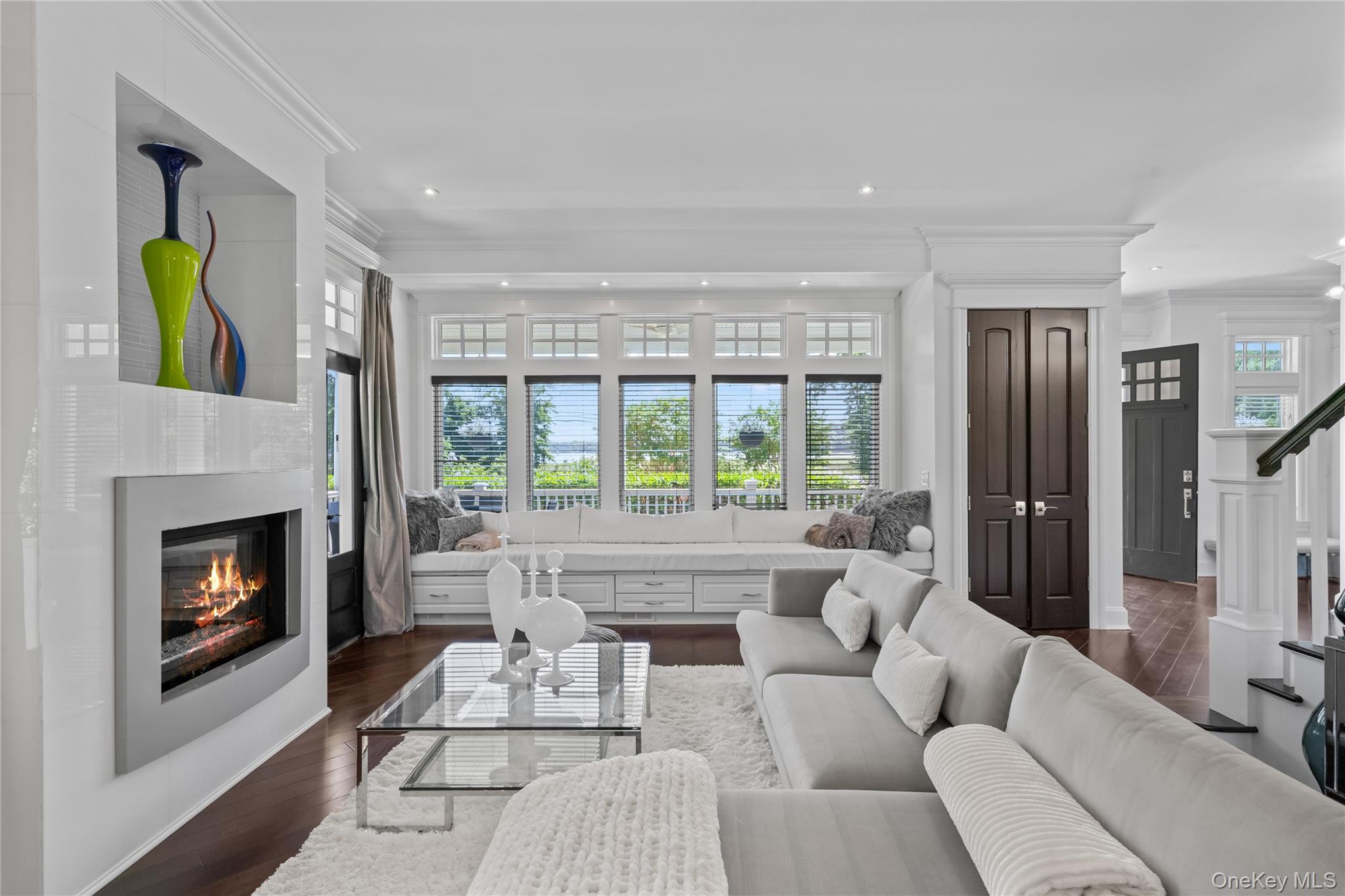 89 Lloyd Harbor Road, Lloyd Harbor, NY 11743