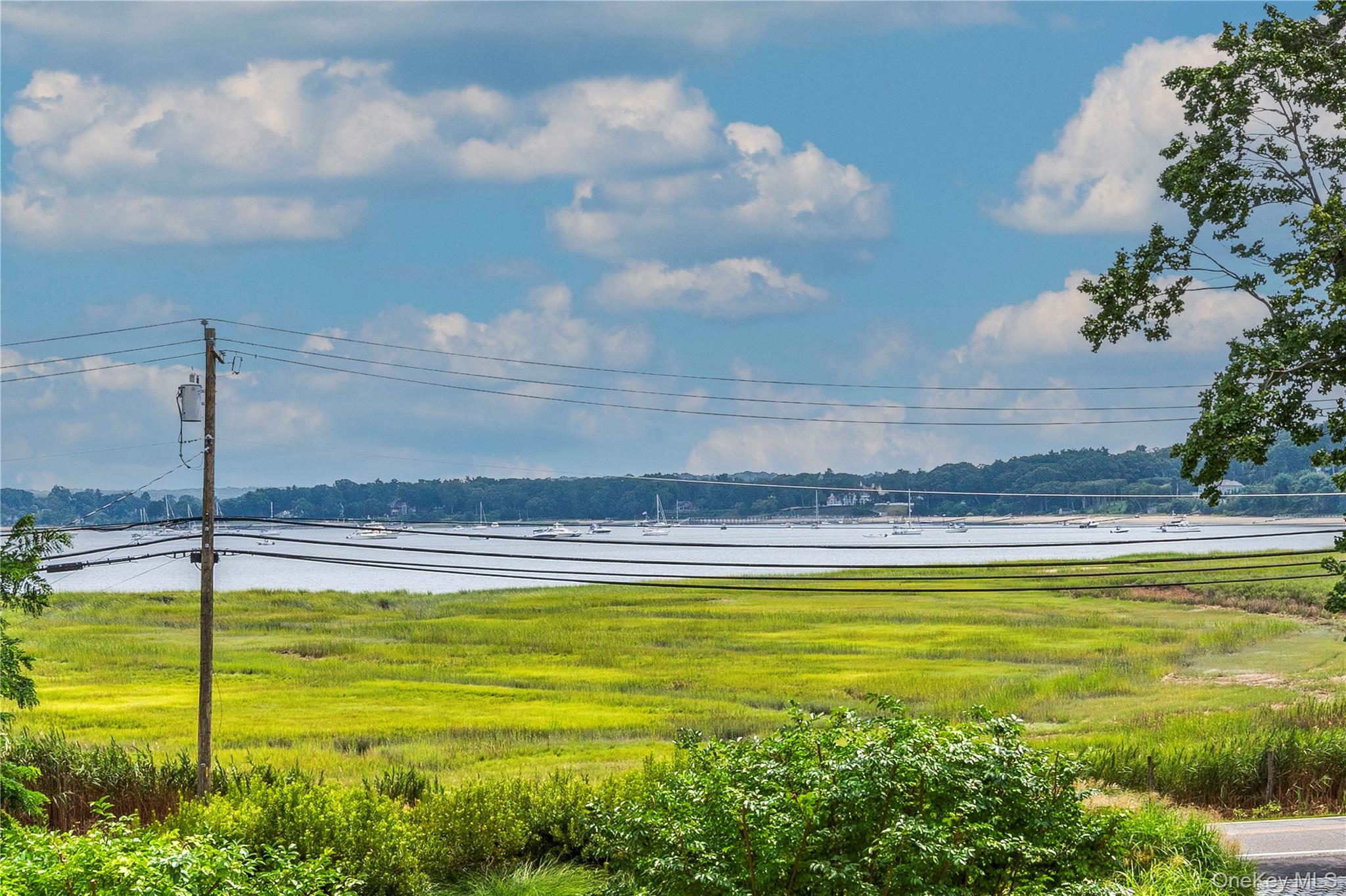 89 Lloyd Harbor Road, Lloyd Harbor, NY 11743