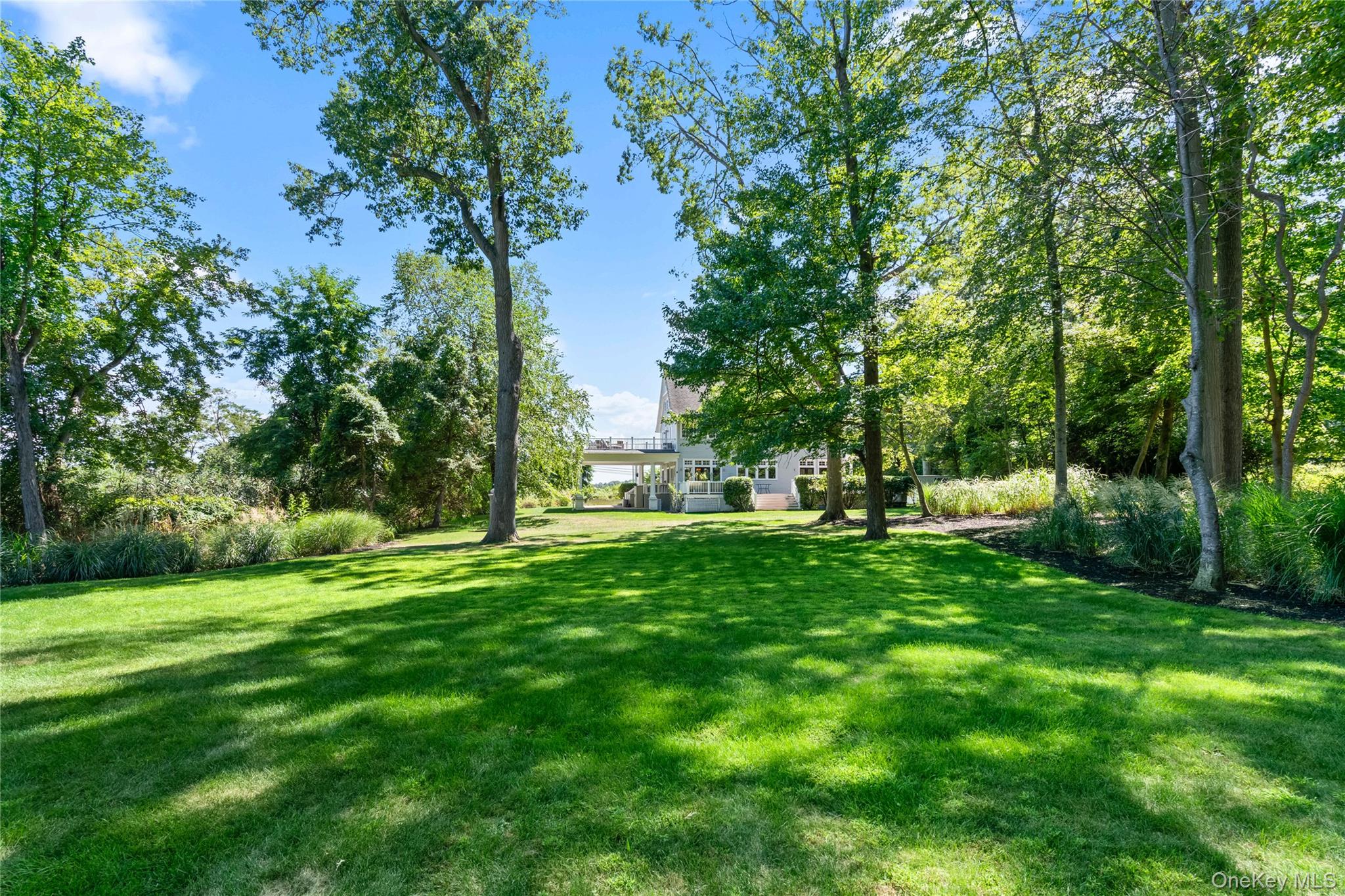 89 Lloyd Harbor Road, Lloyd Harbor, NY 11743