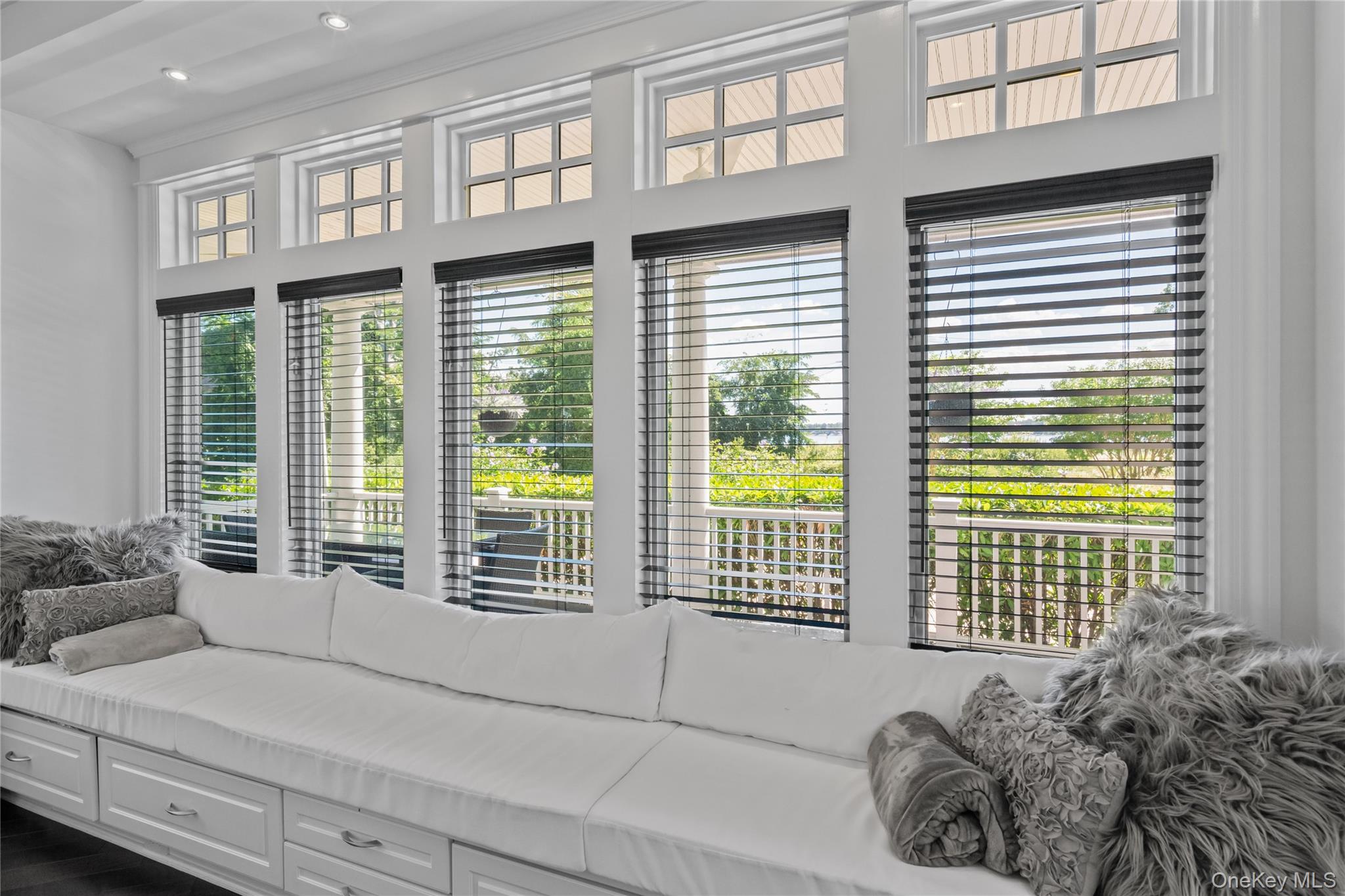 89 Lloyd Harbor Road, Lloyd Harbor, NY 11743