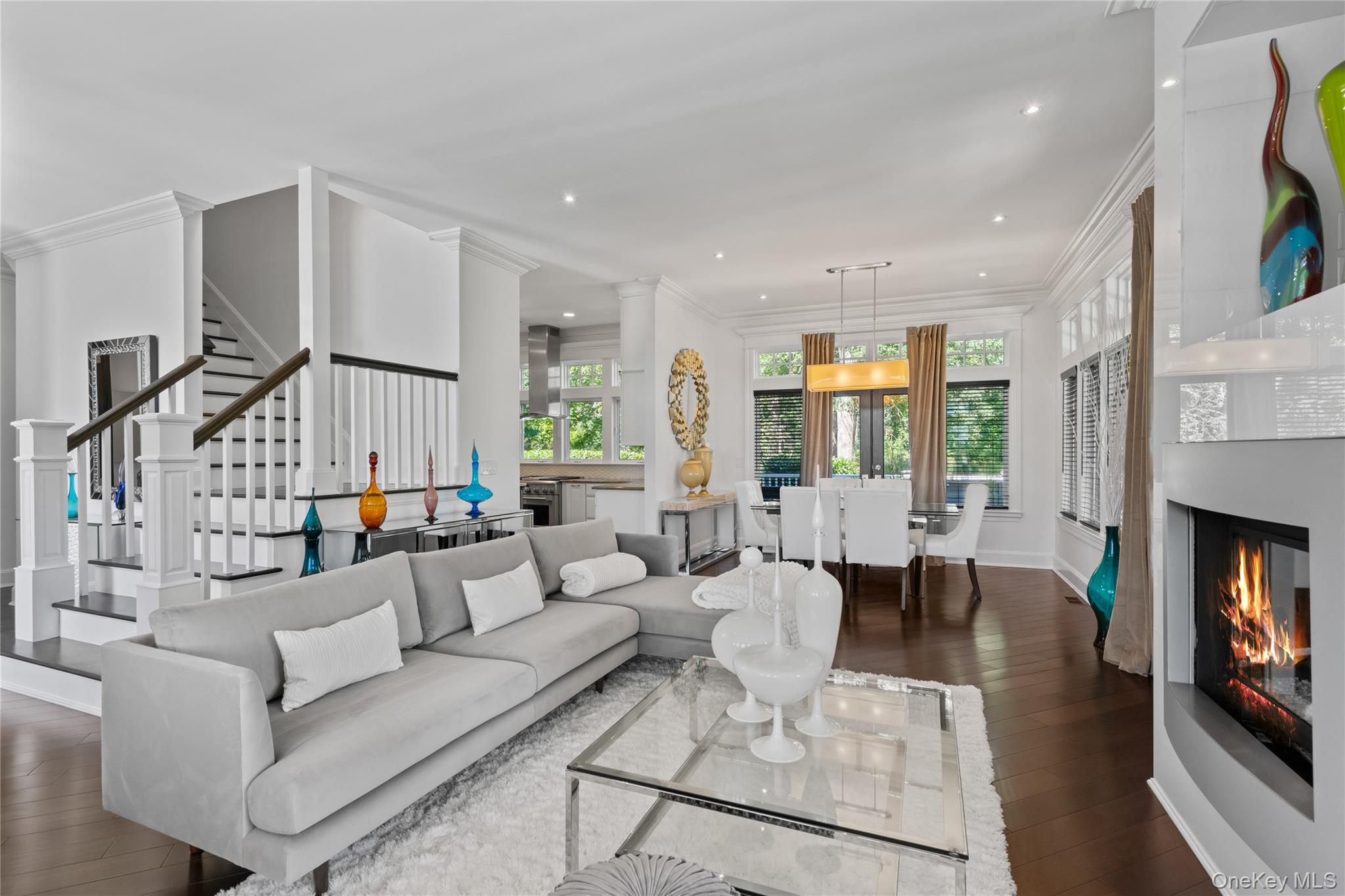 89 Lloyd Harbor Road, Lloyd Harbor, NY 11743