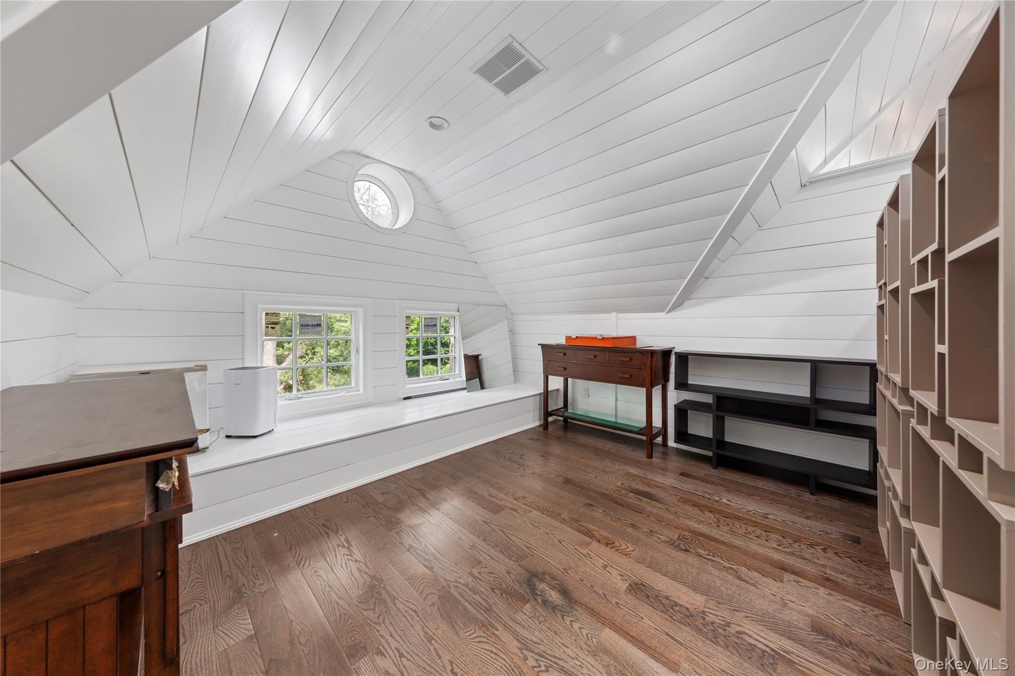 89 Lloyd Harbor Road, Lloyd Harbor, NY 11743