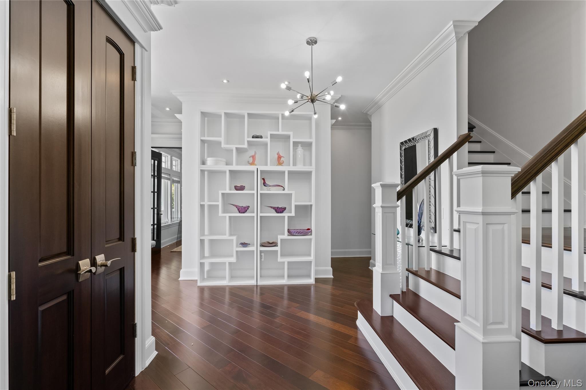 89 Lloyd Harbor Road, Lloyd Harbor, NY 11743