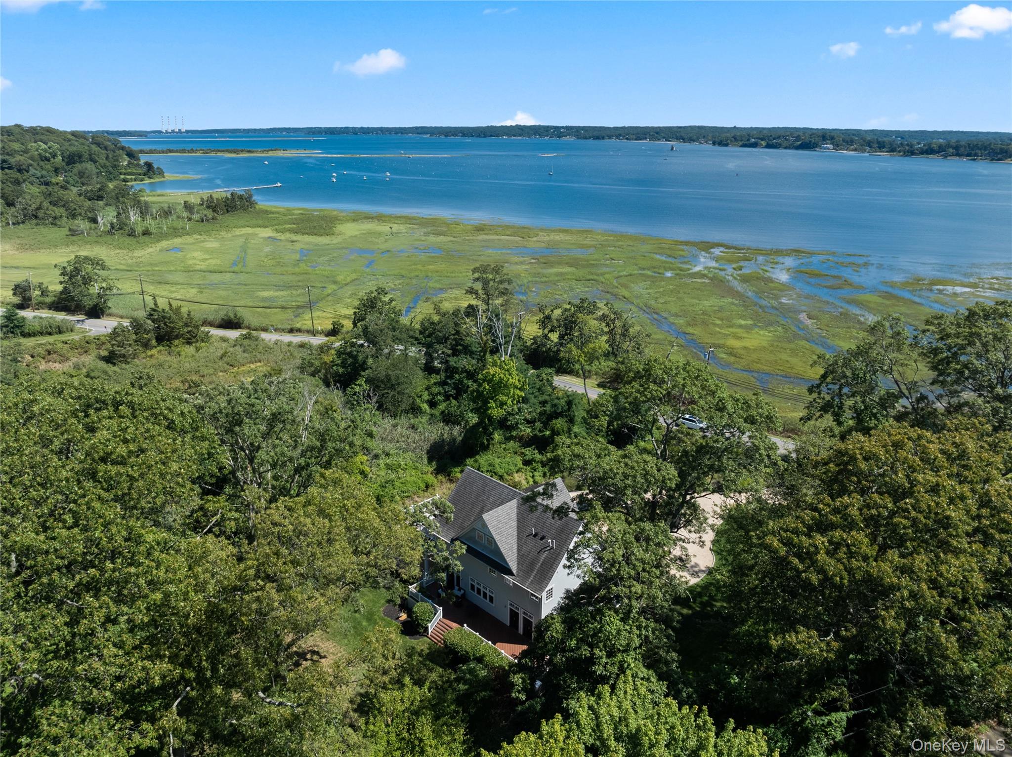 89 Lloyd Harbor Road, Lloyd Harbor, NY 11743