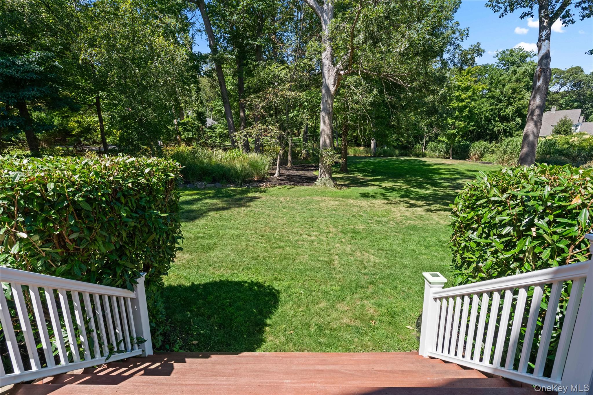 89 Lloyd Harbor Road, Lloyd Harbor, NY 11743