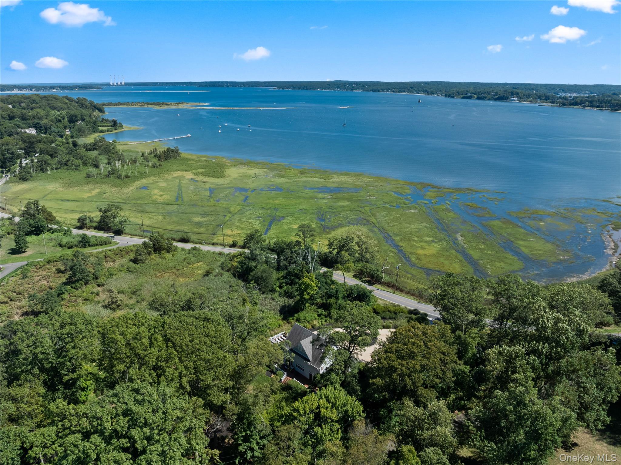 89 Lloyd Harbor Road, Lloyd Harbor, NY 11743