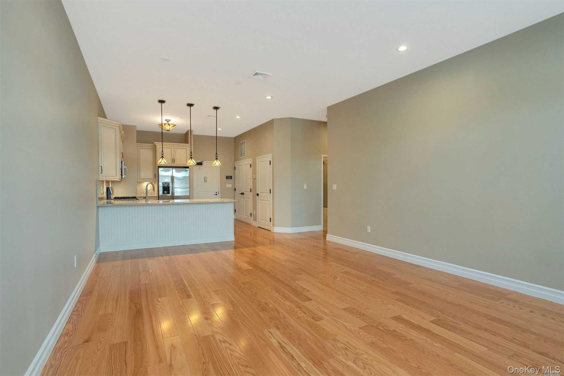 10 Wall Street # 3A, Huntington, NY 11743