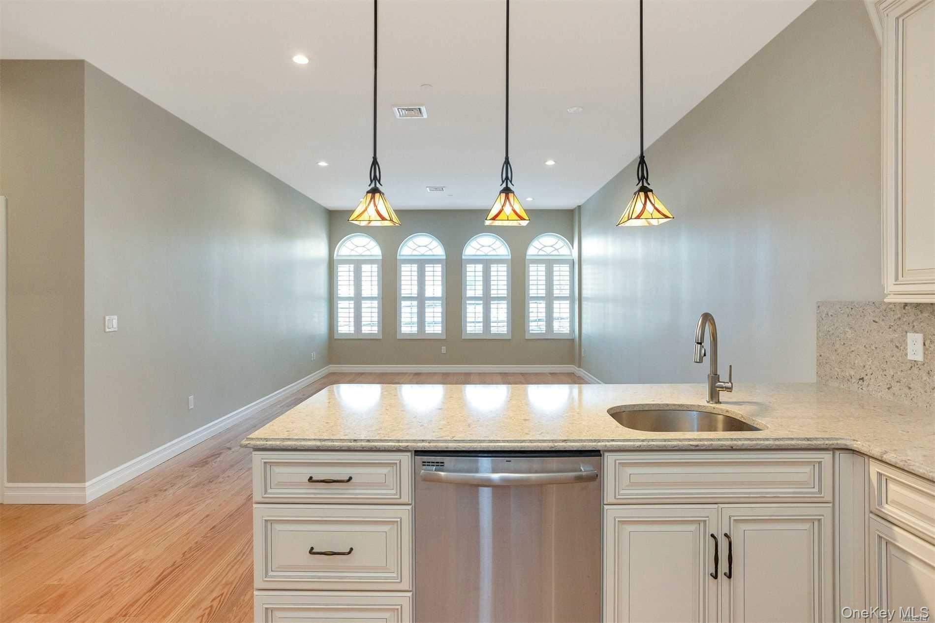 10 Wall Street # 3A, Huntington, NY 11743